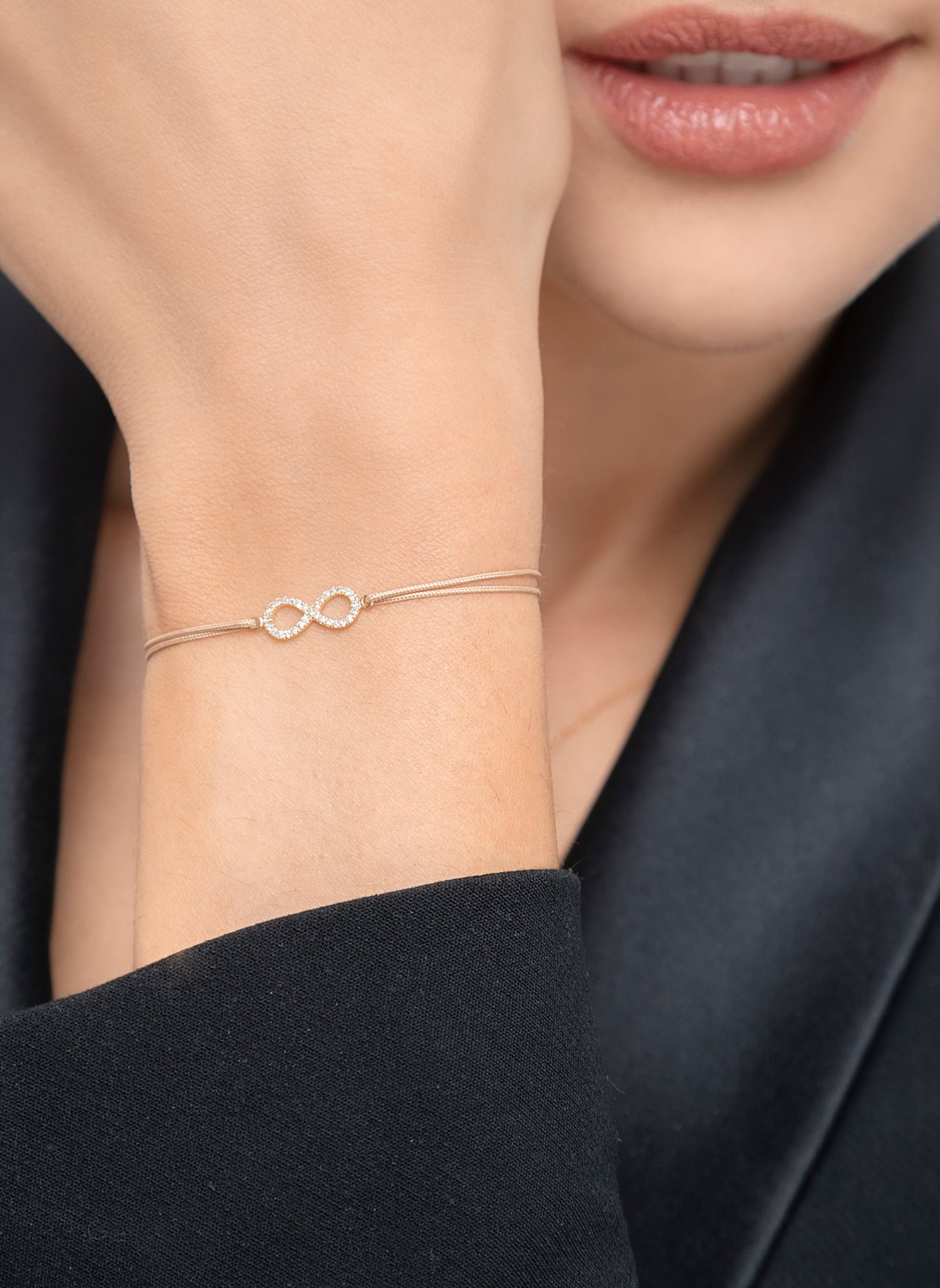 Leaf Freundschaftsarmband INFINITY aus 18 Karat Gelbgold mit Diamanten: GRAU