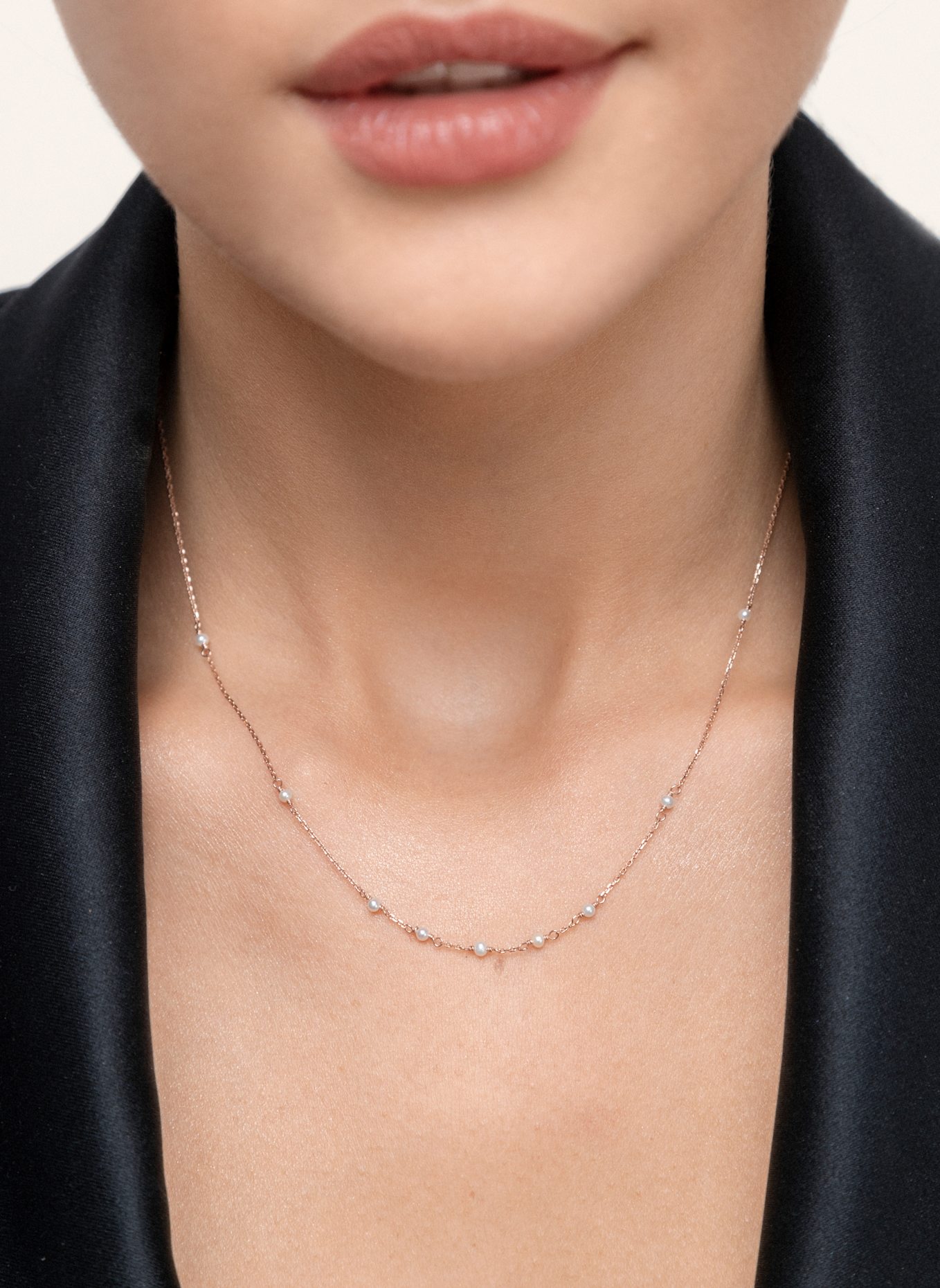 Leaf Halskette WHITE PEARLS aus 14 Karat Roségold: ROSÉGOLD