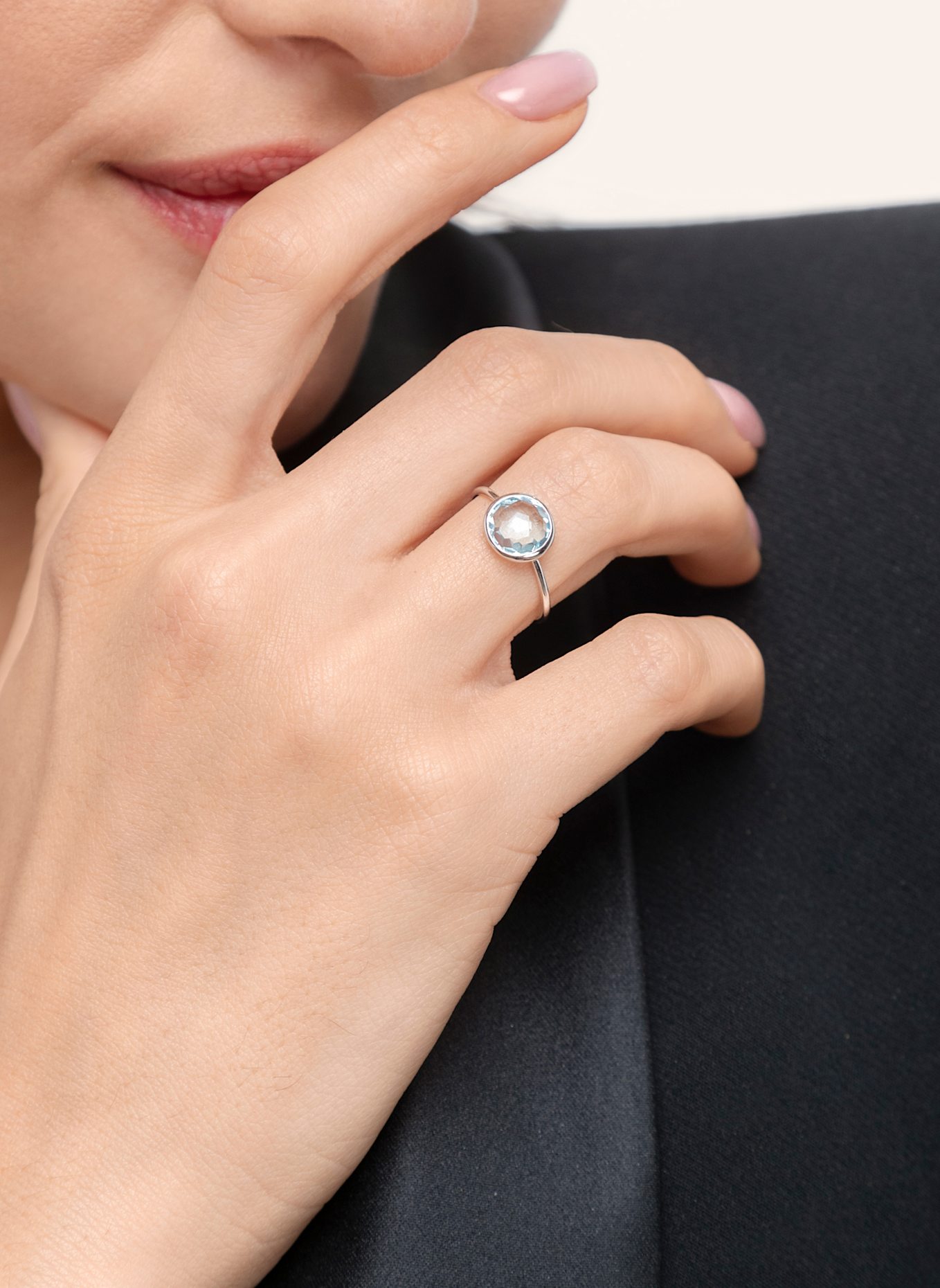 Leaf Ring BLUE TOPAZ aus 14 Karat Weißgold: WEISSGOLD