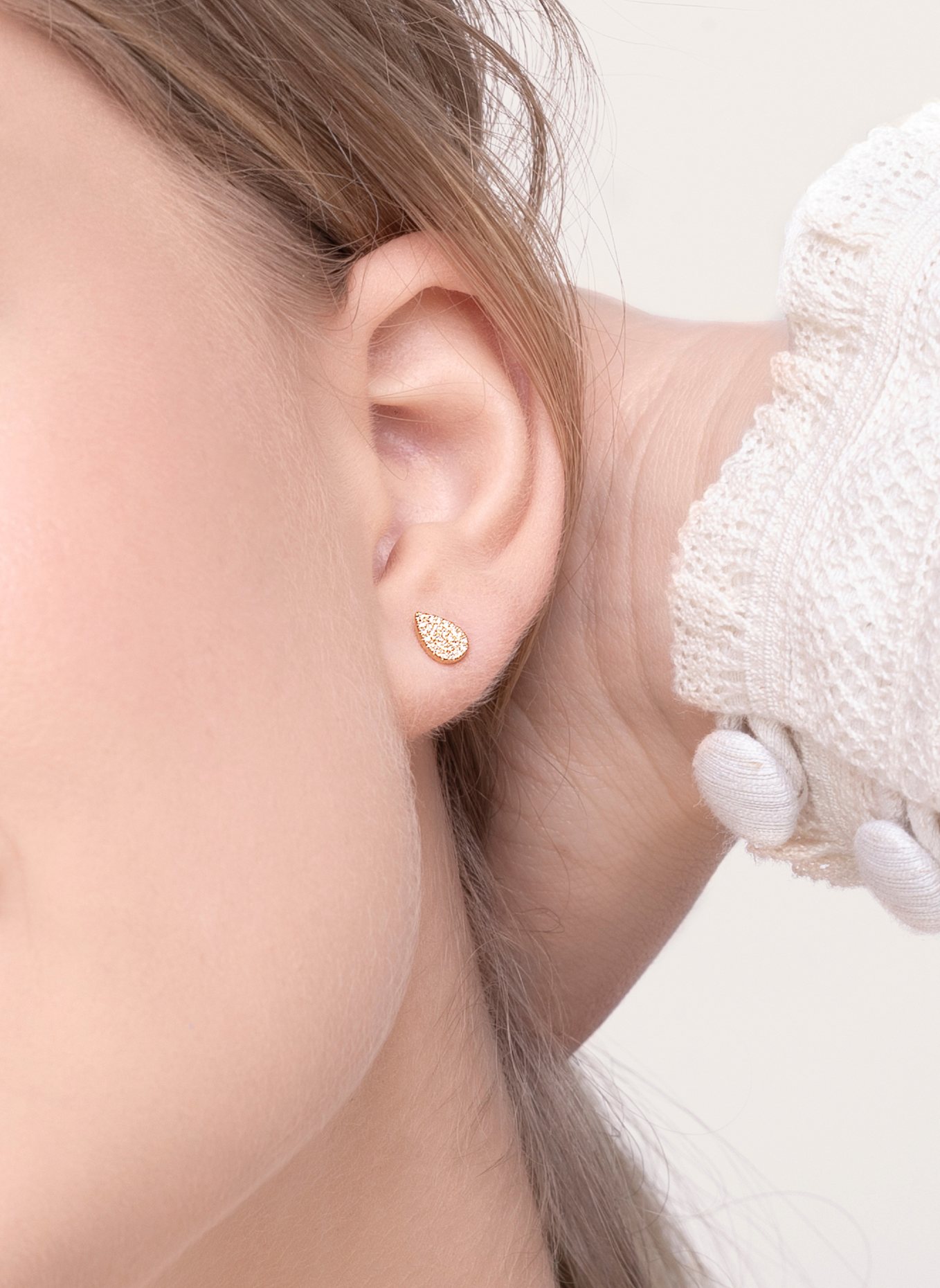 Leaf Ohrstecker DROPS aus 18 Karat Rosegold mit Diamanten: ROSÉGOLD