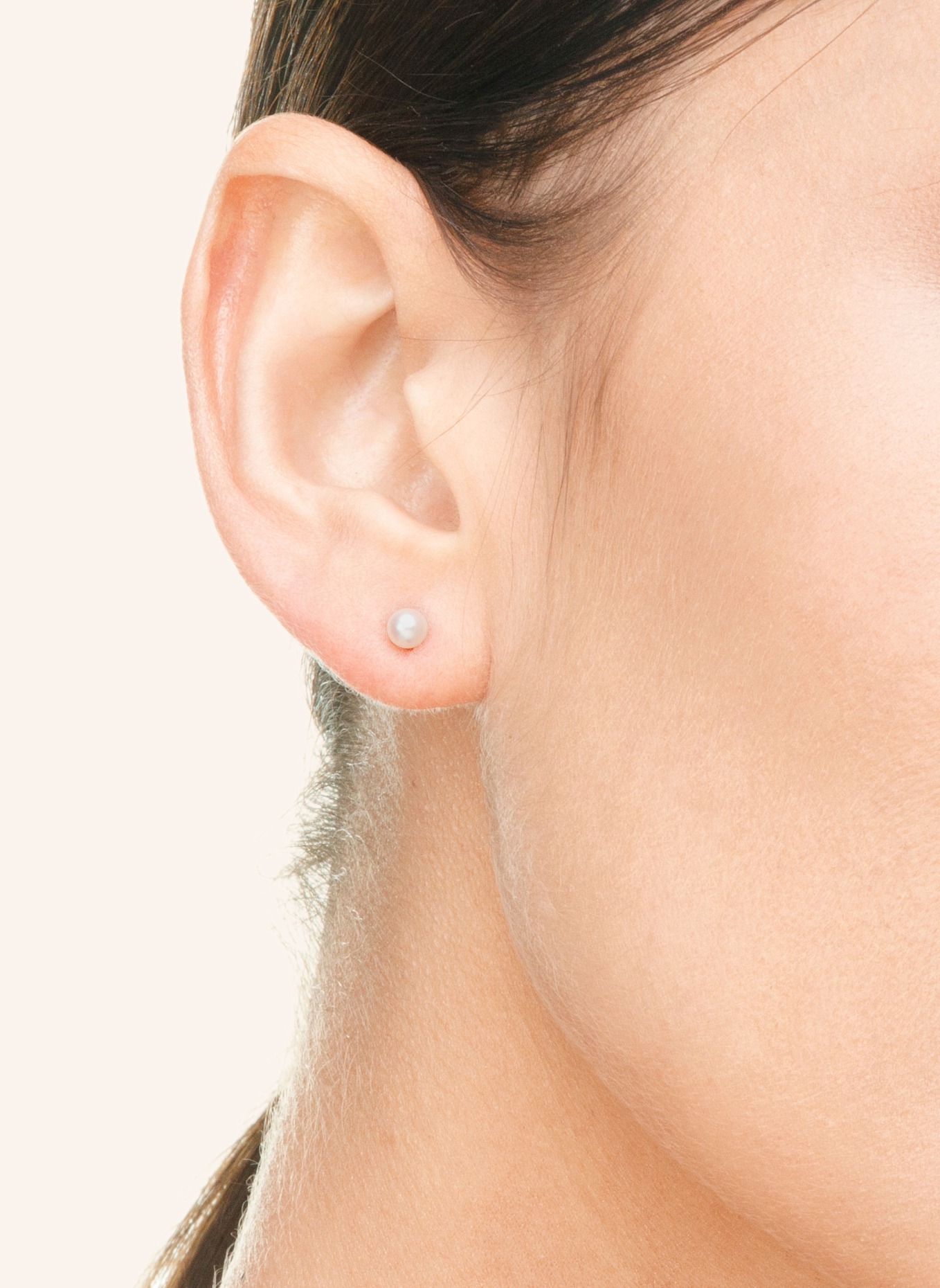 Leaf Ohrstecker PERLE 4 mm aus 14 Karat Gelbgold: GOLD