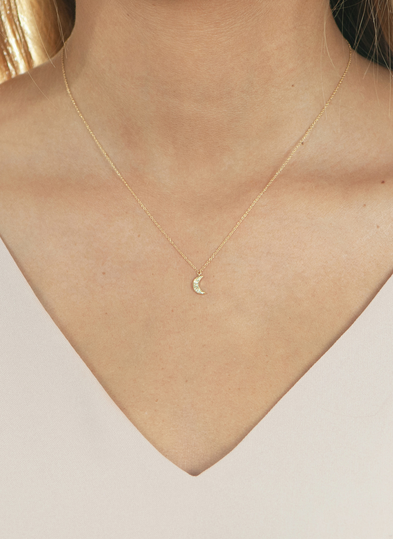 Leaf Halskette HALBMOND aus 18 Karat Gelbgold mit Diamanten: GOLD