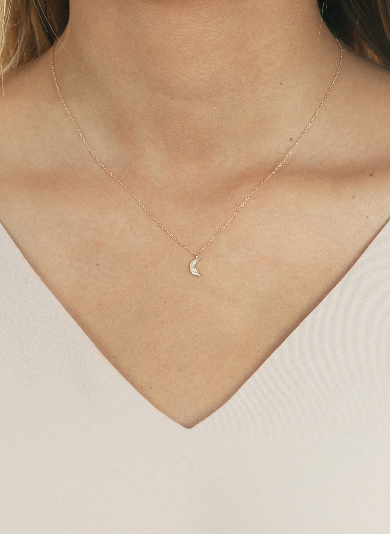 Leaf Halskette HALBMOND aus 18 Karat Roségold mit Diamanten: ROSÉGOLD