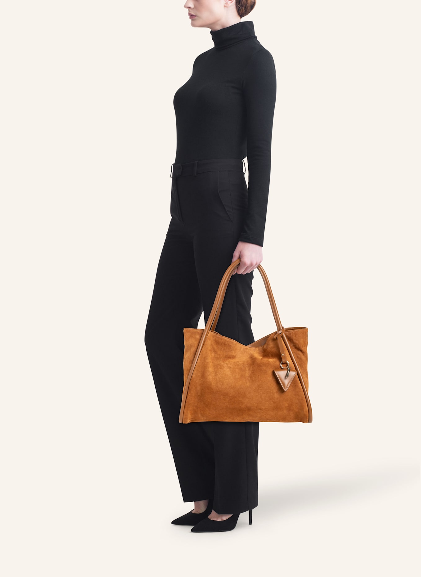 Parise Handtasche '09' RÖHRENFÖRMIG OHNE FRANSEN: COGNAC