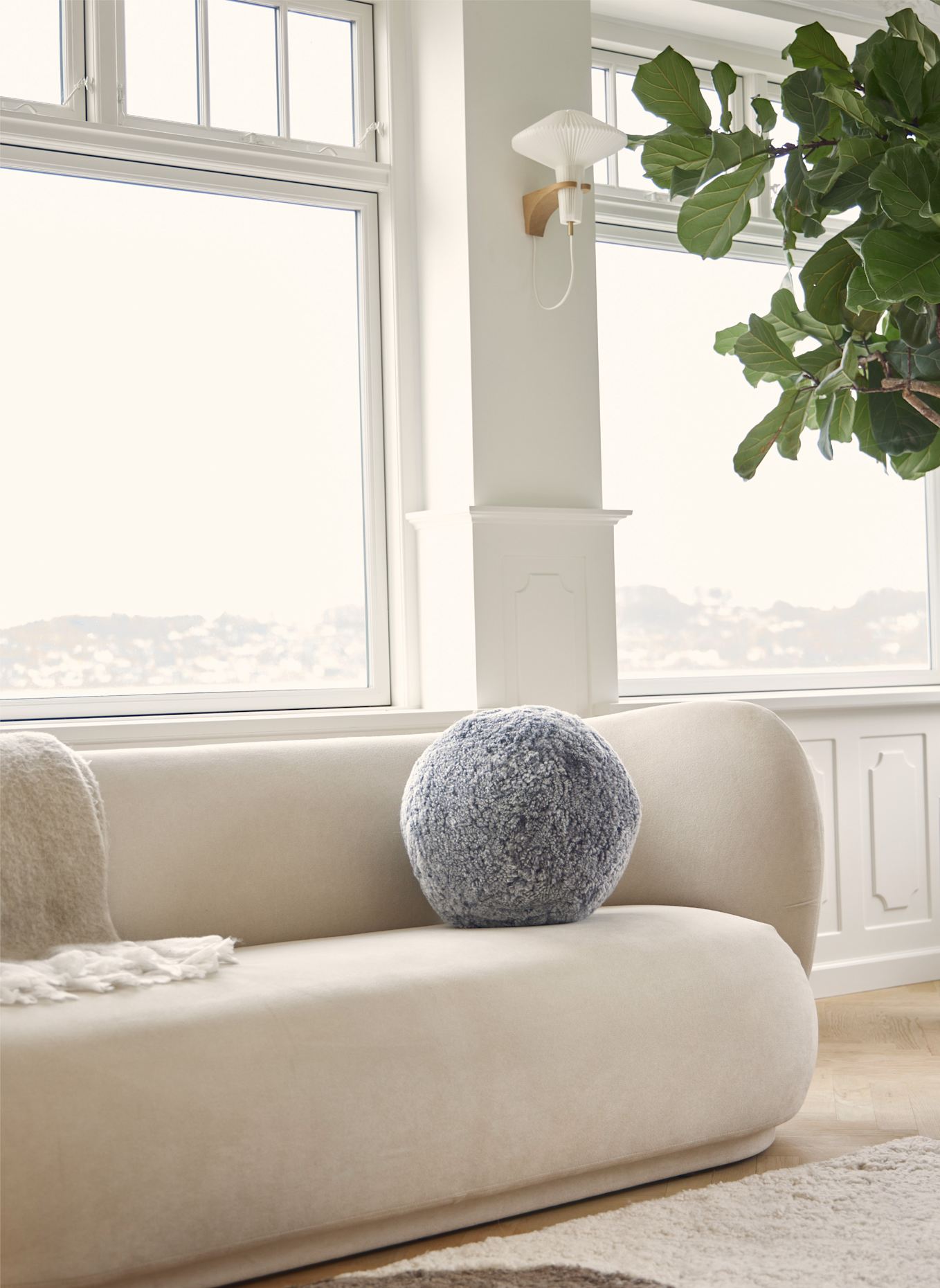 Natures Collection Fellkissen Angelite Kissenball Kurzhaar: HELLGRAU