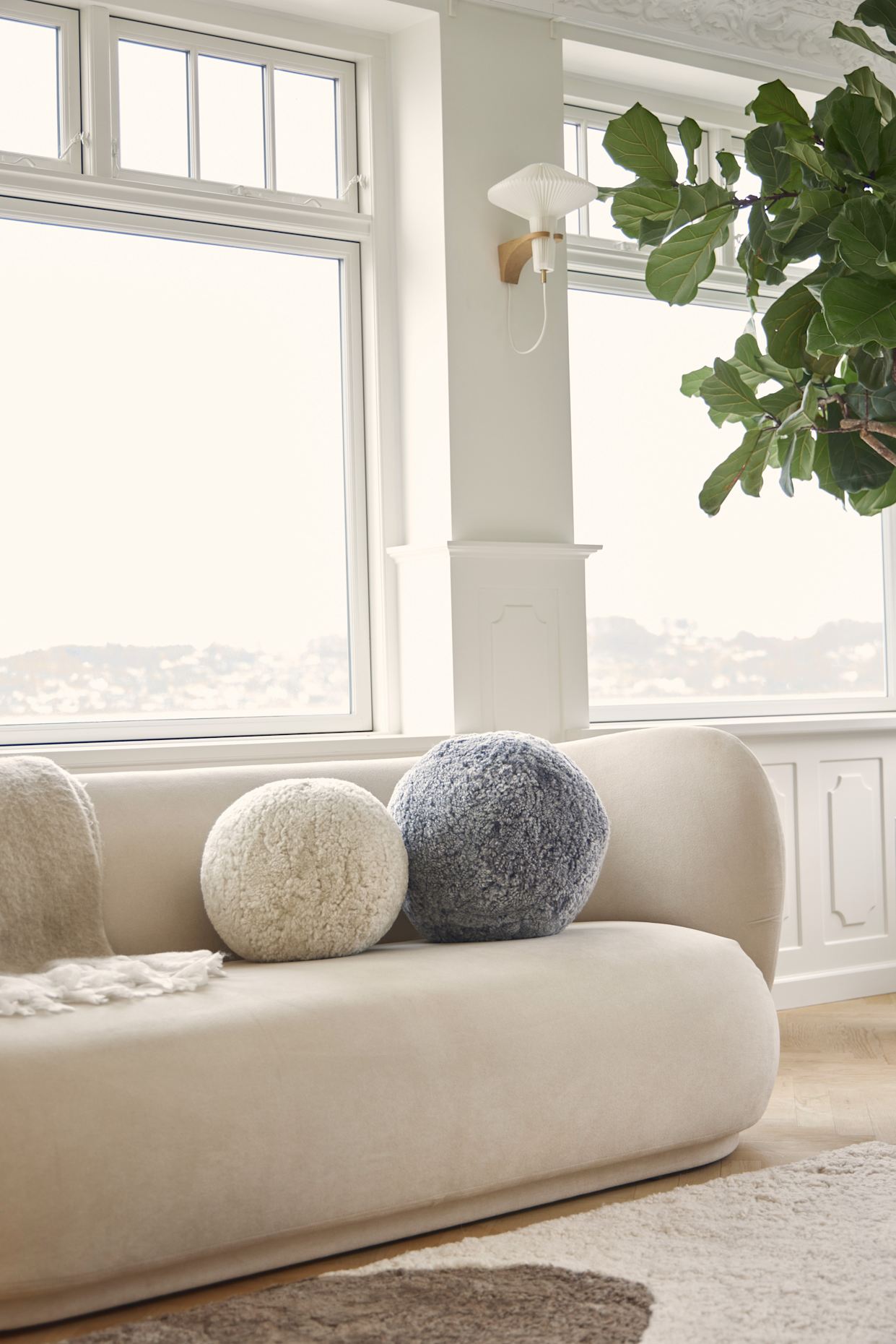 Natures Collection Fellkissen Angelite Kissenball Kurzhaar: HELLGRAU