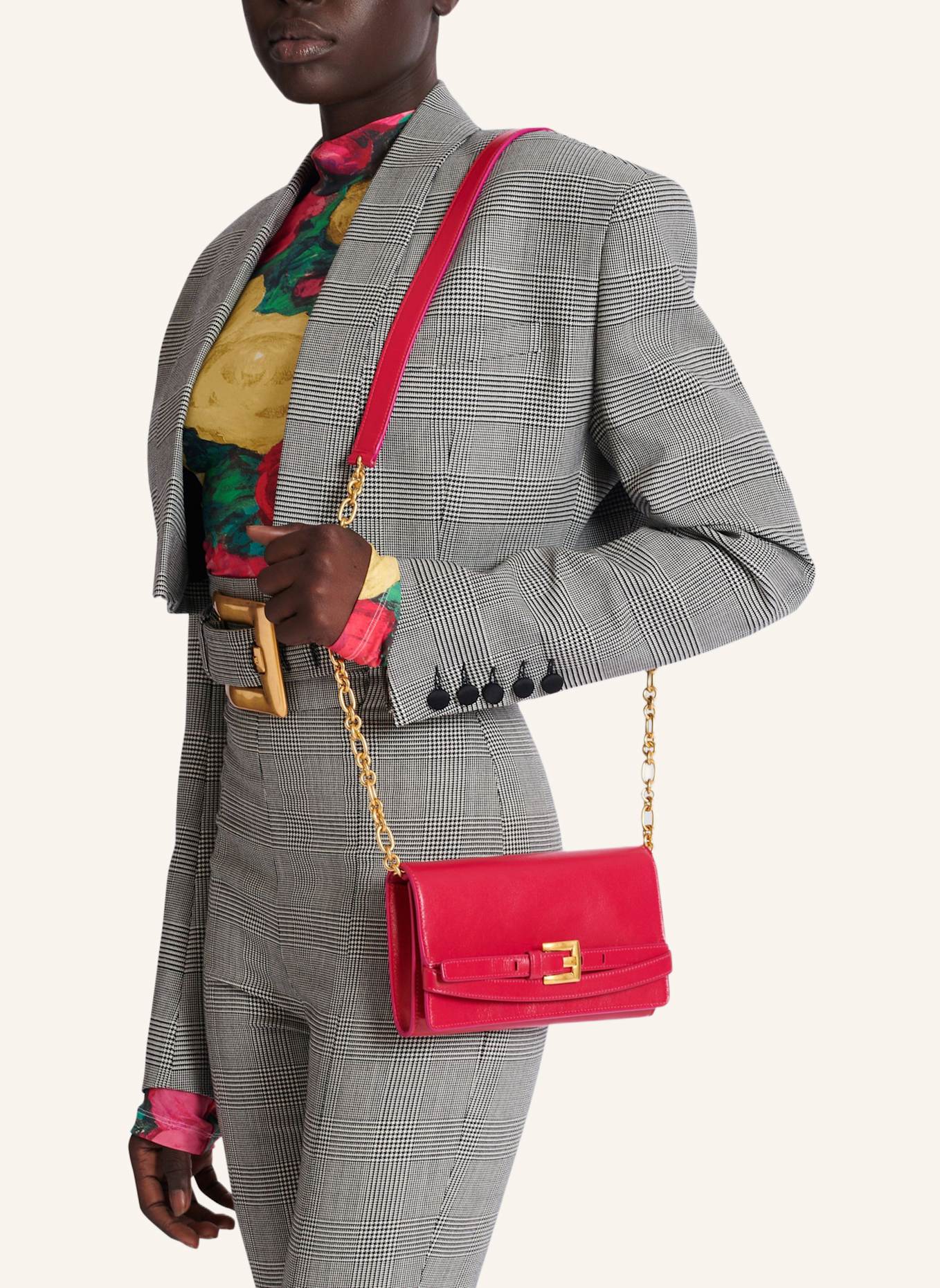 BALMAIN Brieftasche Shuffle mit Kette aus Kalbsleder: PINK