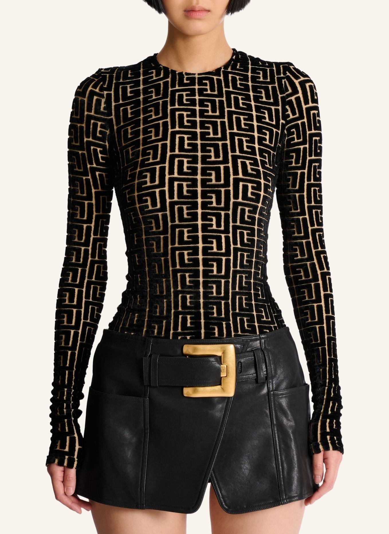 BALMAIN Samttop mit Monogramm: SCHWARZ