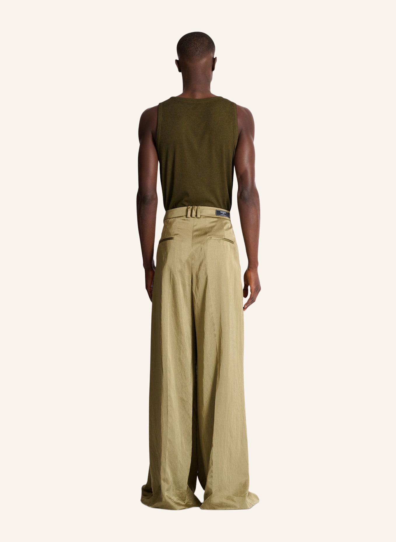 BALMAIN Satinierte Hose mit breiten, flachen Falten: GRÜN