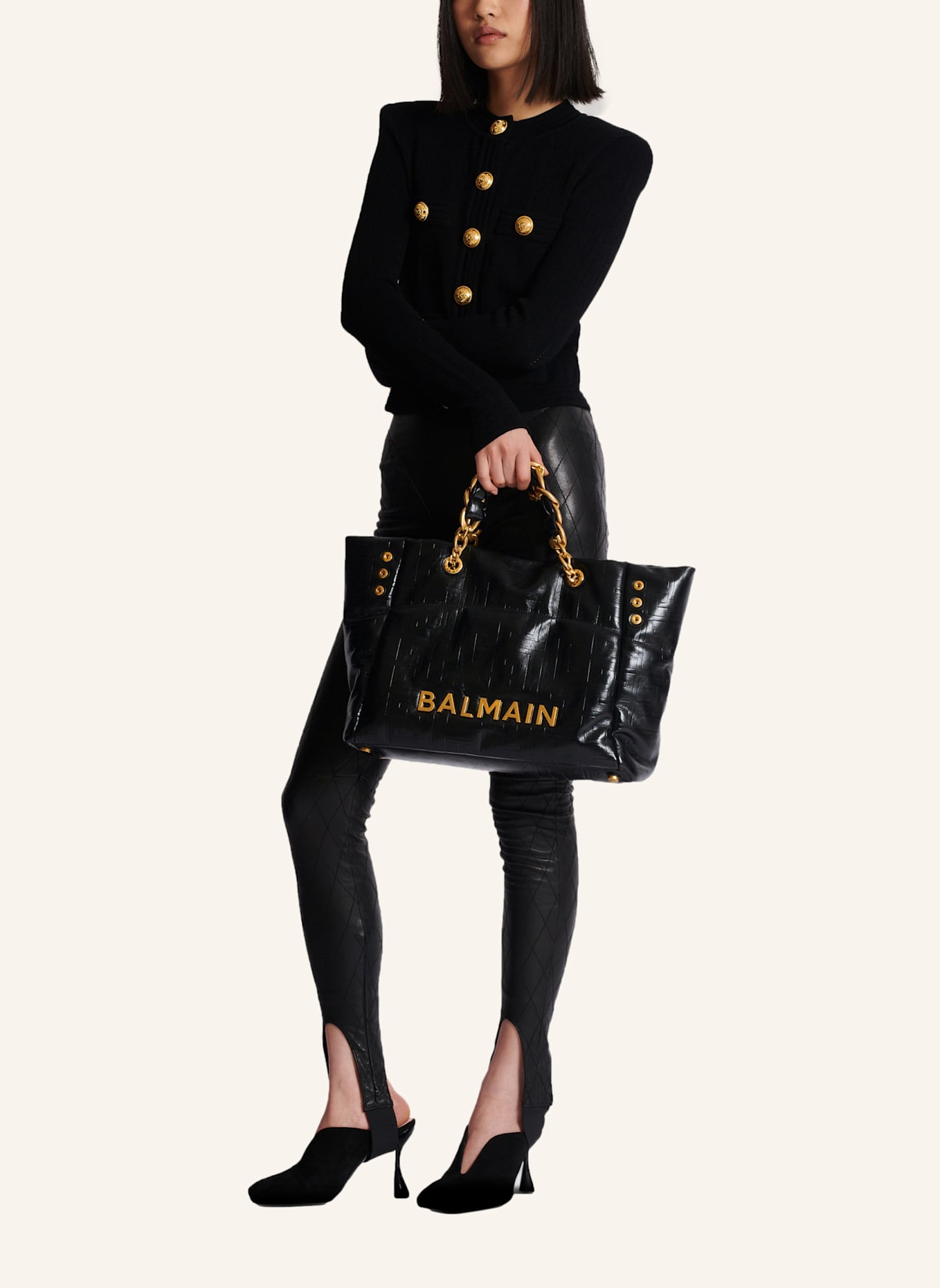 BALMAIN Shopper 1945 Soft aus rissigem Kalbsleder mit PB Labyrinthe-Monogramm-Prägung: SCHWARZ