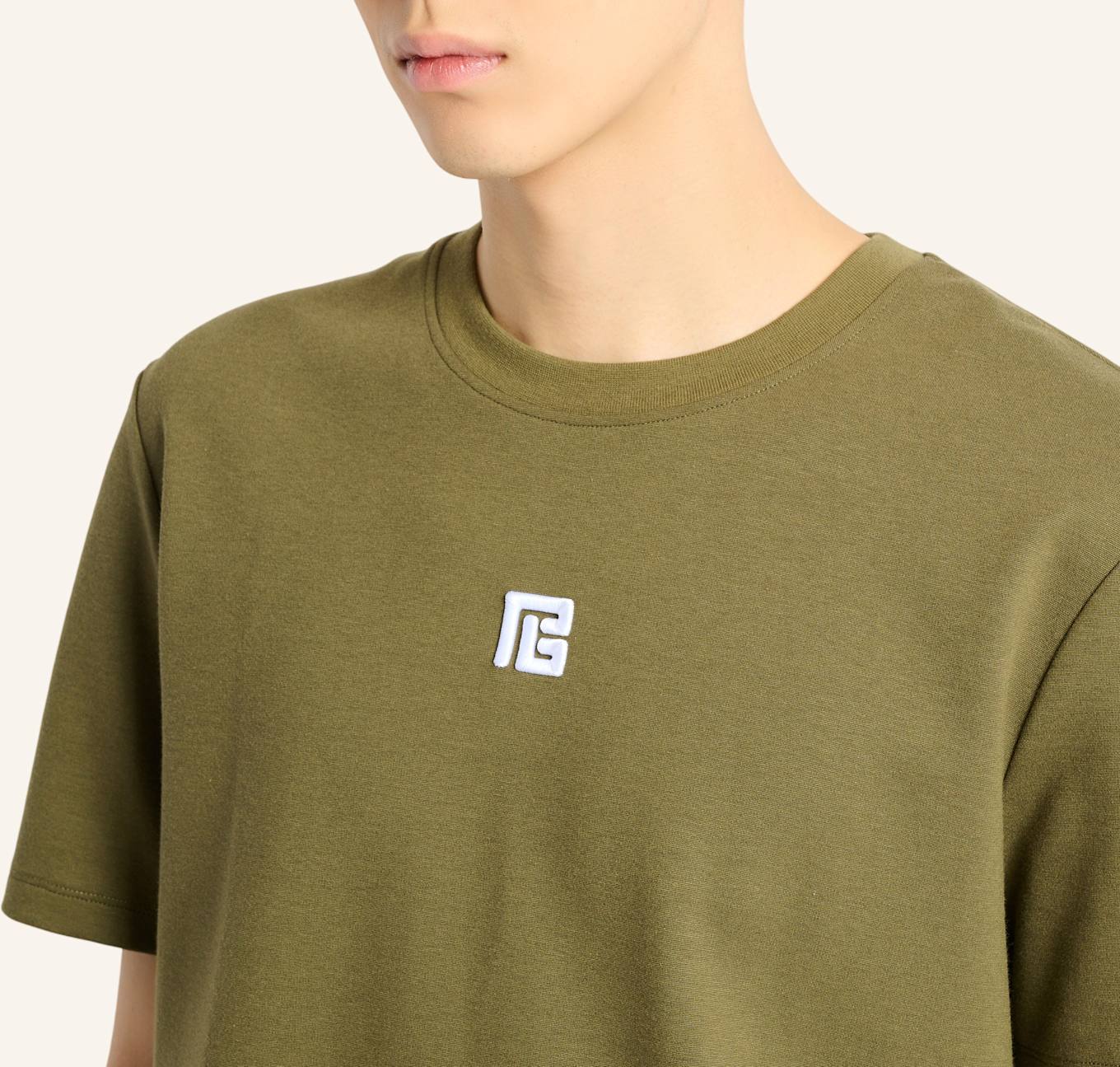 BALMAIN T-Shirt mit aufgesticktem Logo: GRÜN