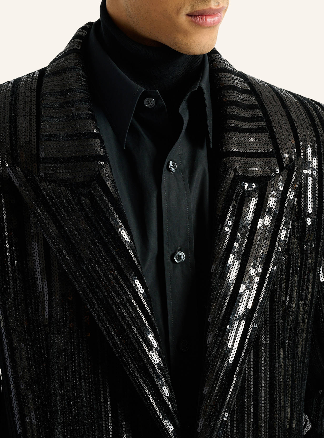 BALMAIN Spencer aus Samt mit Pailletten: SCHWARZ