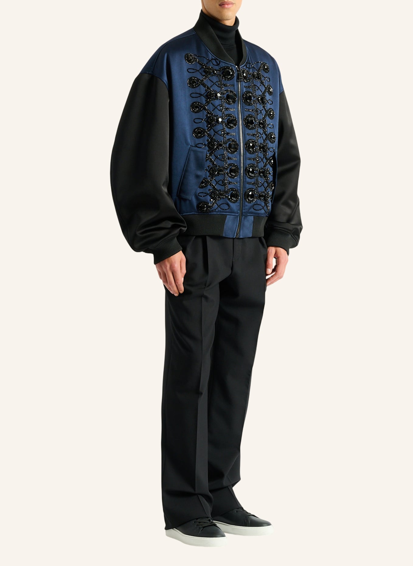 BALMAIN Bomberjacke mit Knebelverschlüssen aus Satin: SCHWARZ