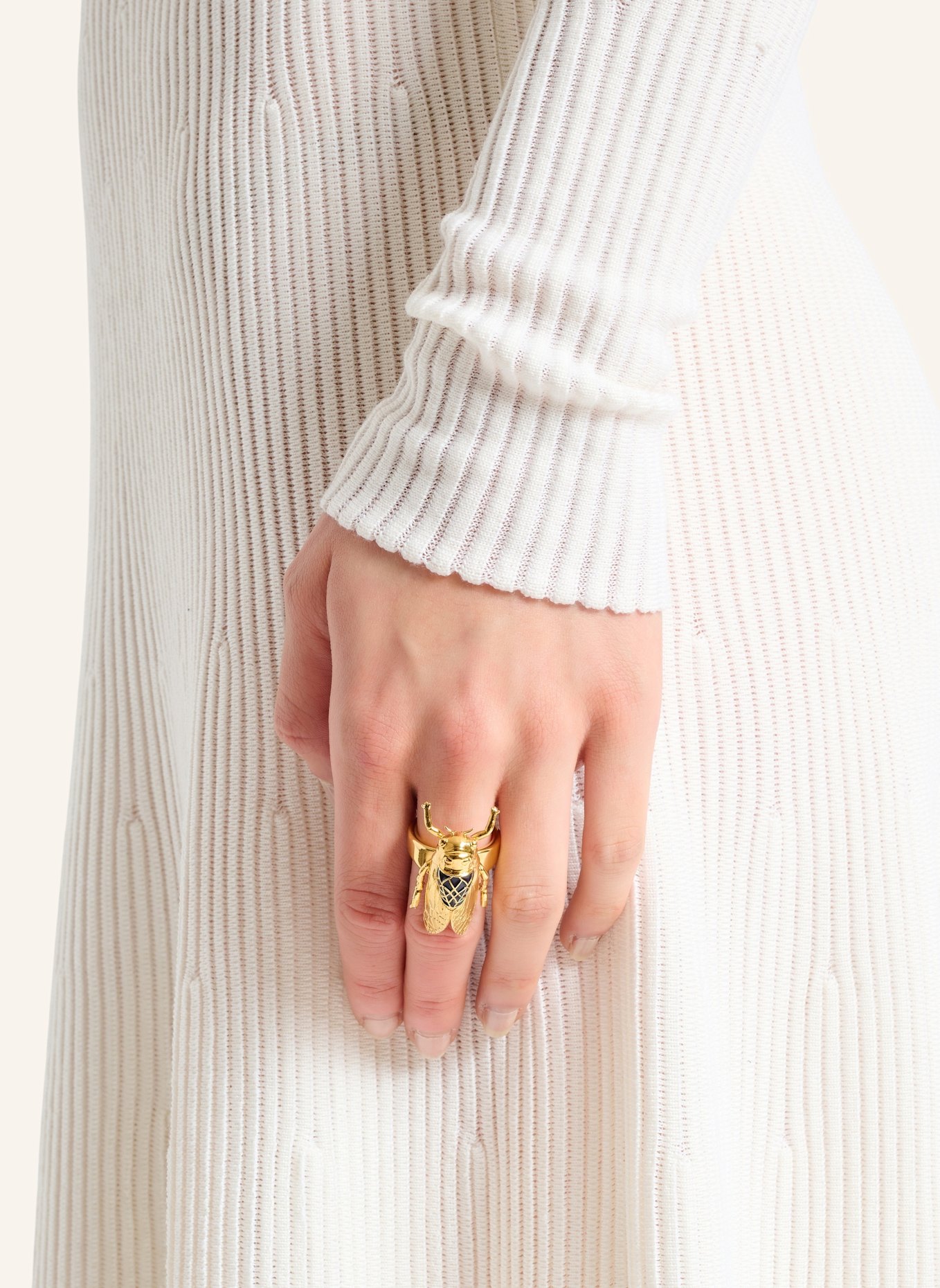 BALMAIN Insect Ring aus Messing und Emaille: GOLD
