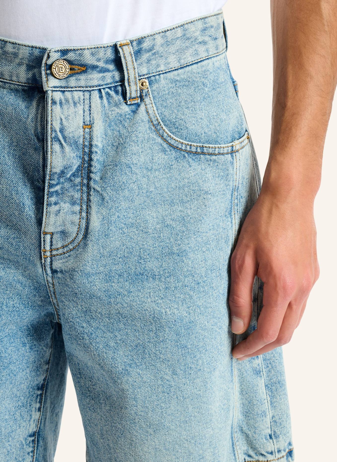 BALMAIN Bermudashorts aus verwaschenem Denim in Light Blue: BLAU