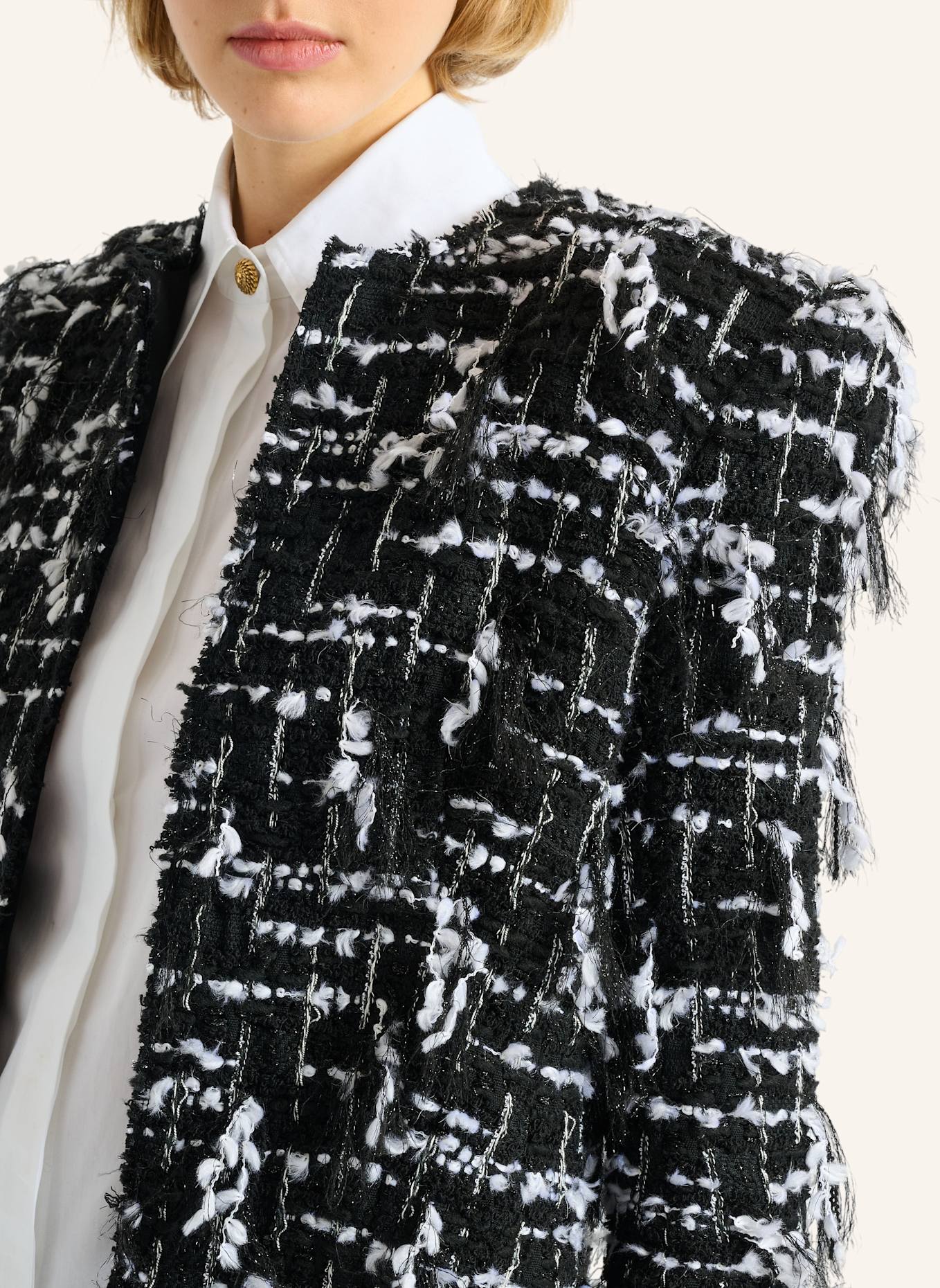 BALMAIN Spencer aus Tweed mit Fransen: SCHWARZ
