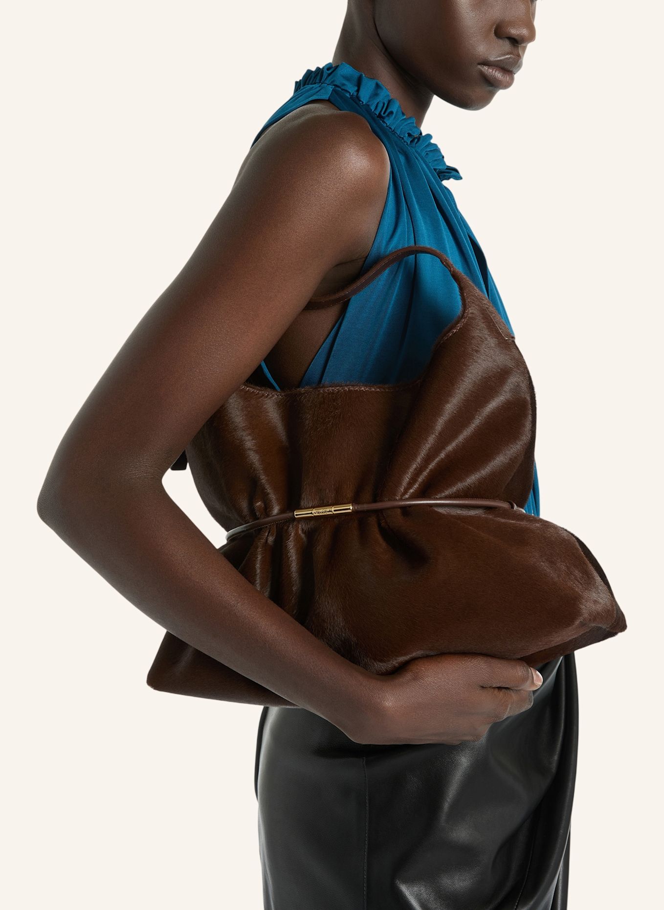 BALMAIN Mittelgroße Tasche SPHYNX aus flauschigem Leder: BRAUN