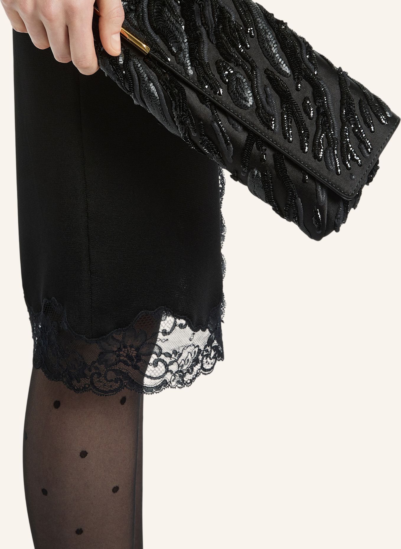 BALMAIN Tasche LONG CLUTCH aus besticktem Satin: SCHWARZ
