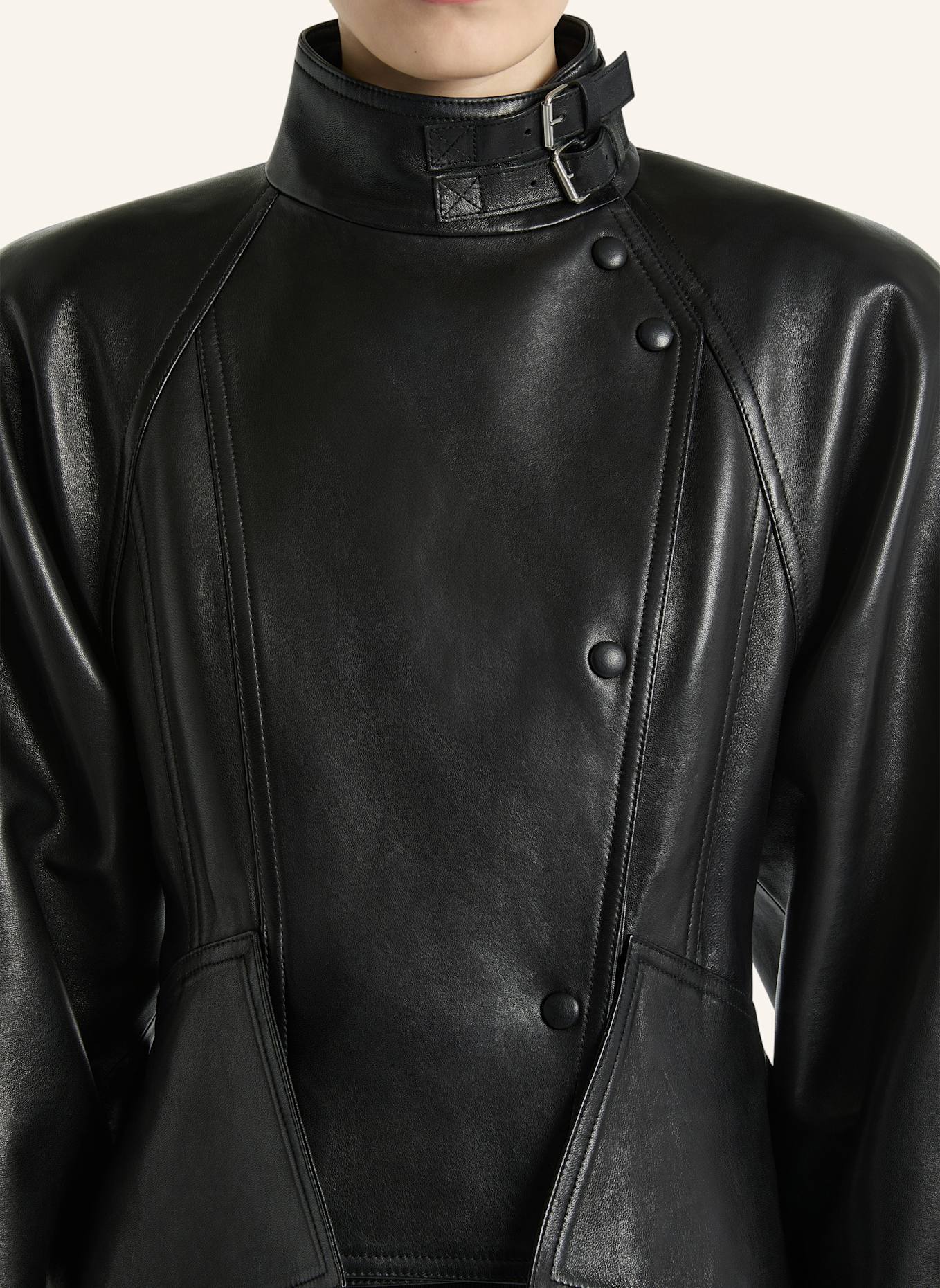 BALMAIN Jacke mit Schößchen aus Lammleder: SCHWARZ