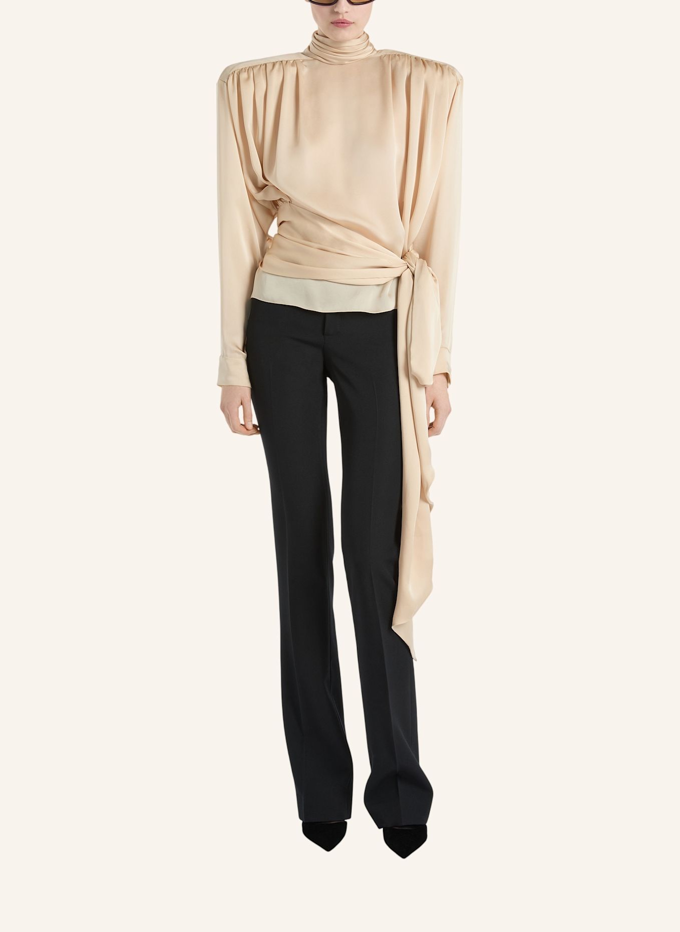 BALMAIN Gebundene Bluse mit Schulterpolstern aus Seidenmusselin: KHAKI