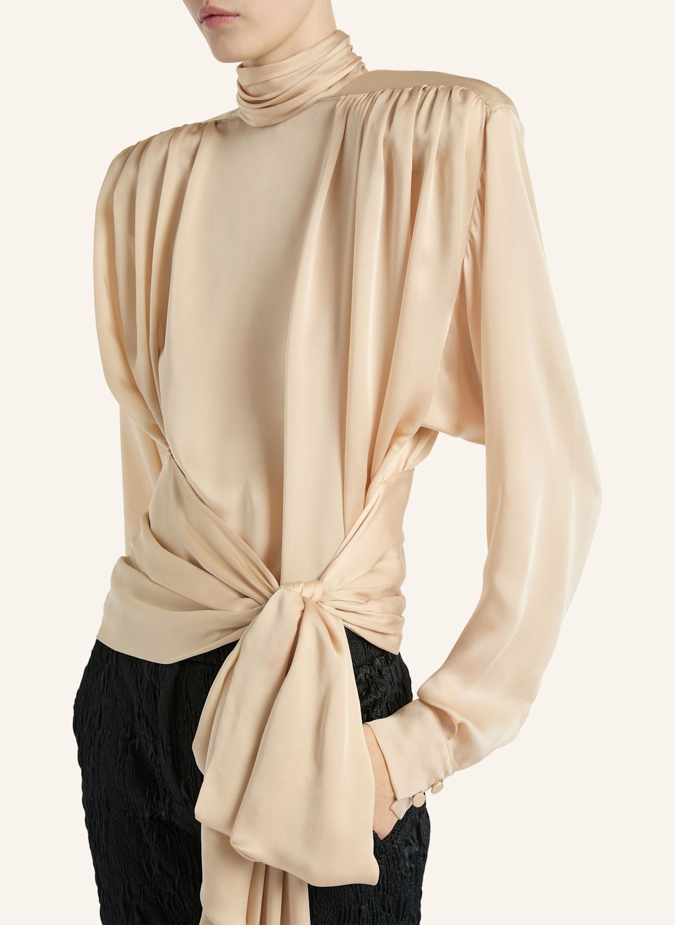 BALMAIN Gebundene Bluse mit Schulterpolstern aus Seidenmusselin: KHAKI