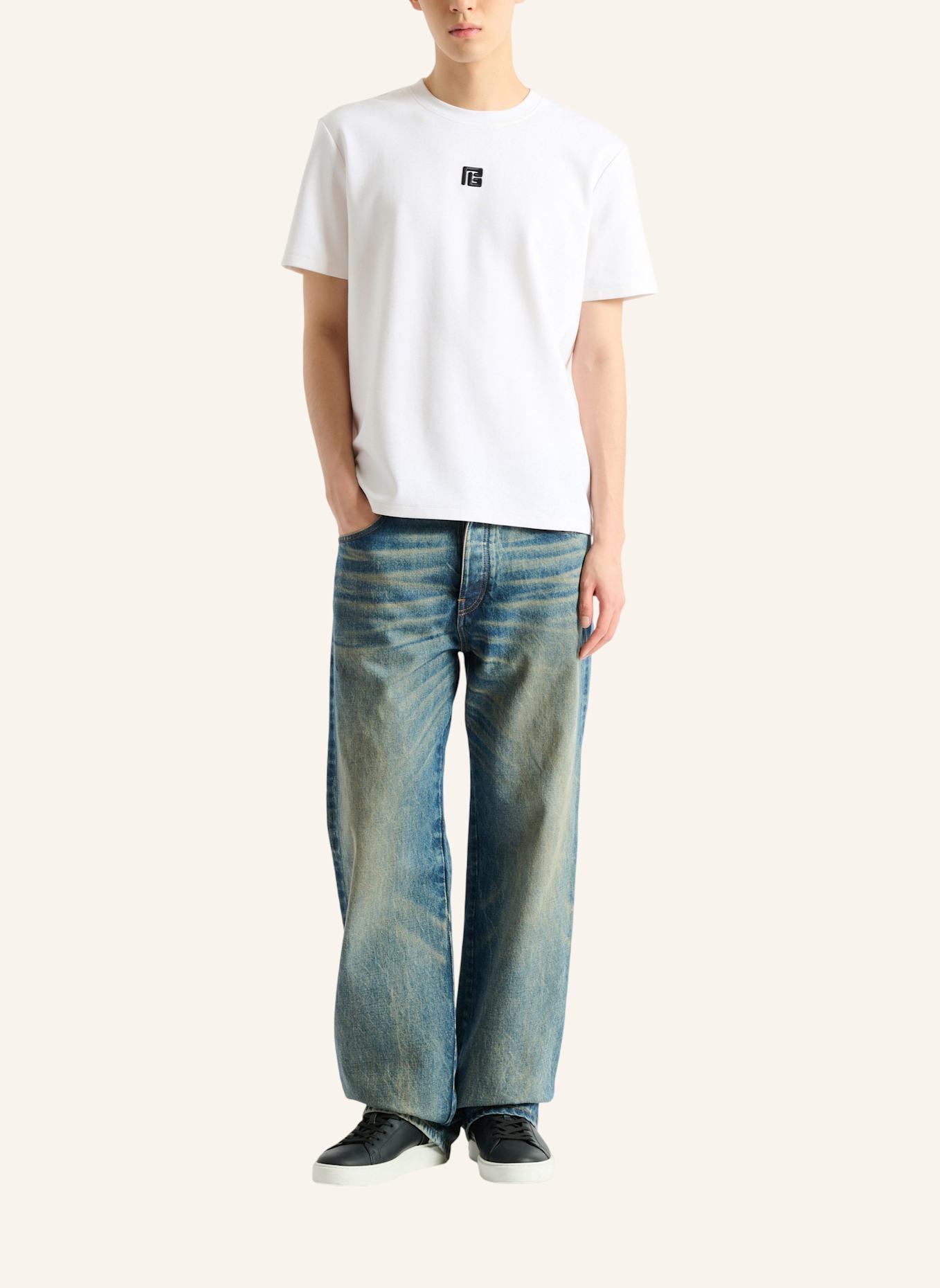 BALMAIN T-Shirt mit aufgesticktem Logo: WEISS