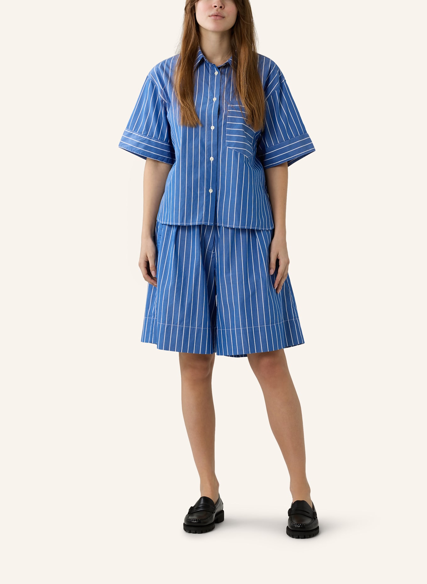 THE.NIM STANDARD Hemd WOMAN SHORT SLEEVES COTTON SHIRT: HELLBLAU