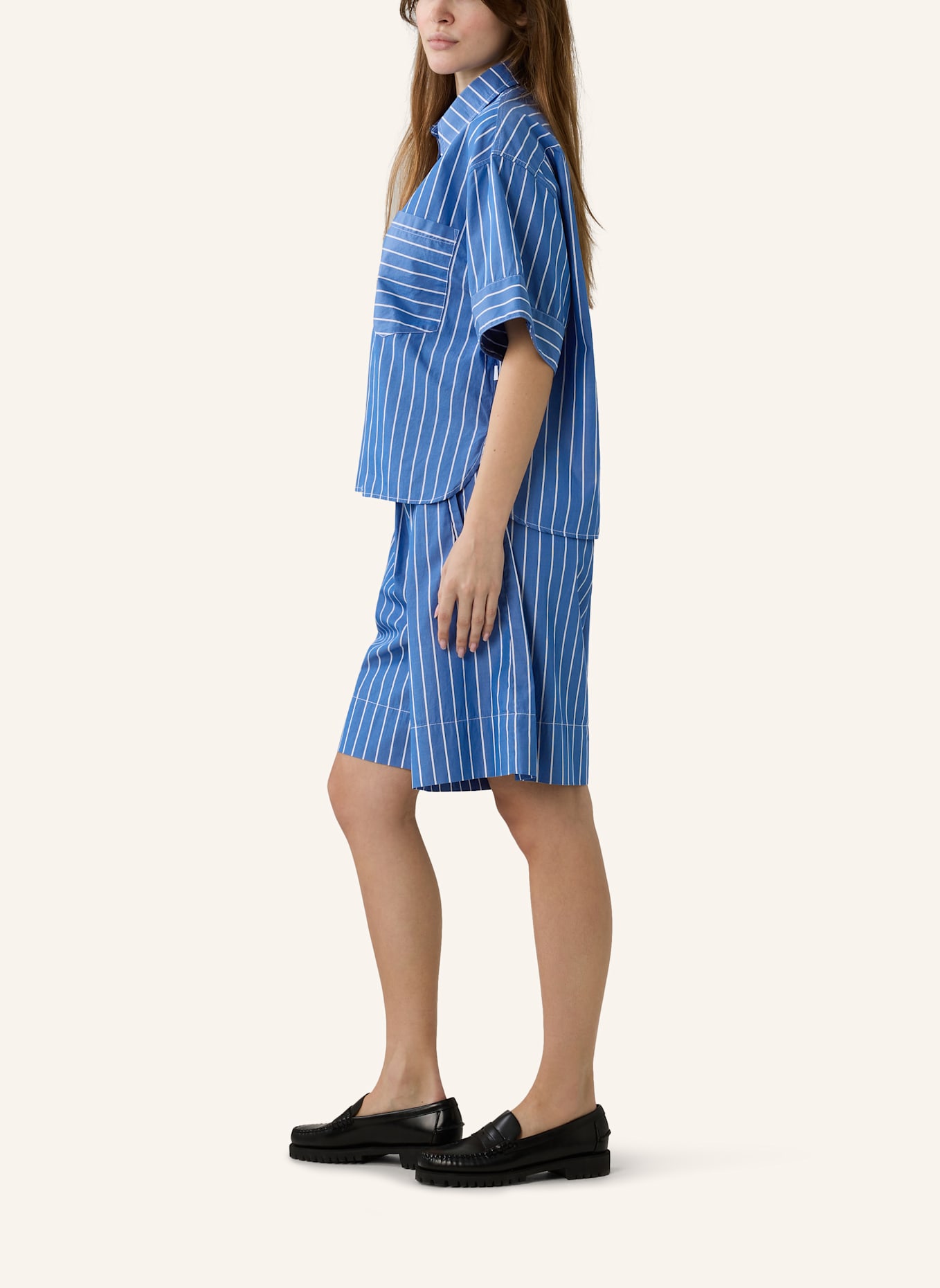 THE.NIM STANDARD Hemd WOMAN SHORT SLEEVES COTTON SHIRT: HELLBLAU