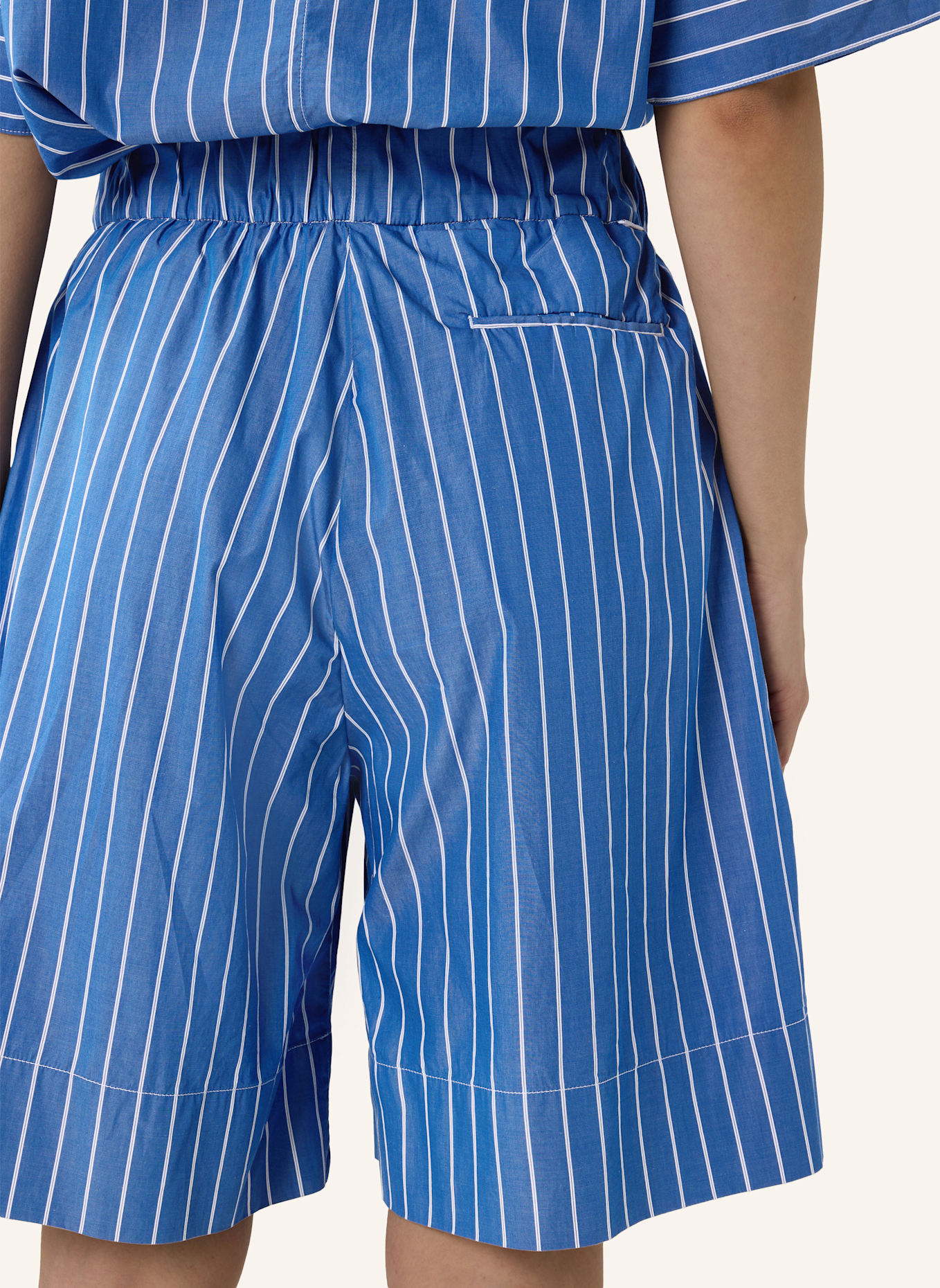 THE.NIM STANDARD Short WOMAN ELASTIC BAND SHORTS: HELLBLAU