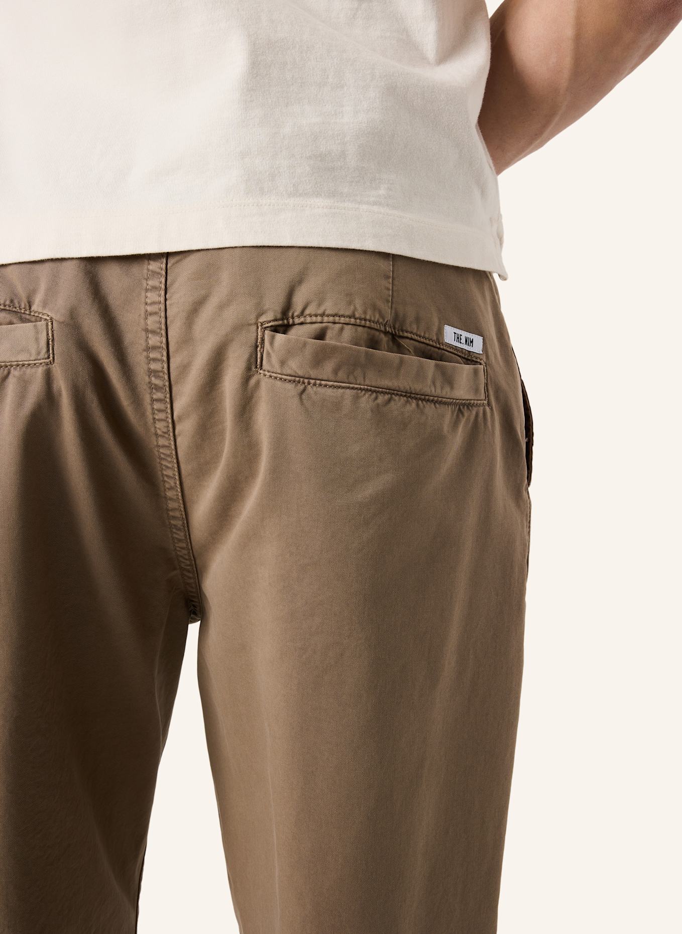 THE.NIM STANDARD Hose CARROT FLAT FRONT PANT: DUNKELBRAUN