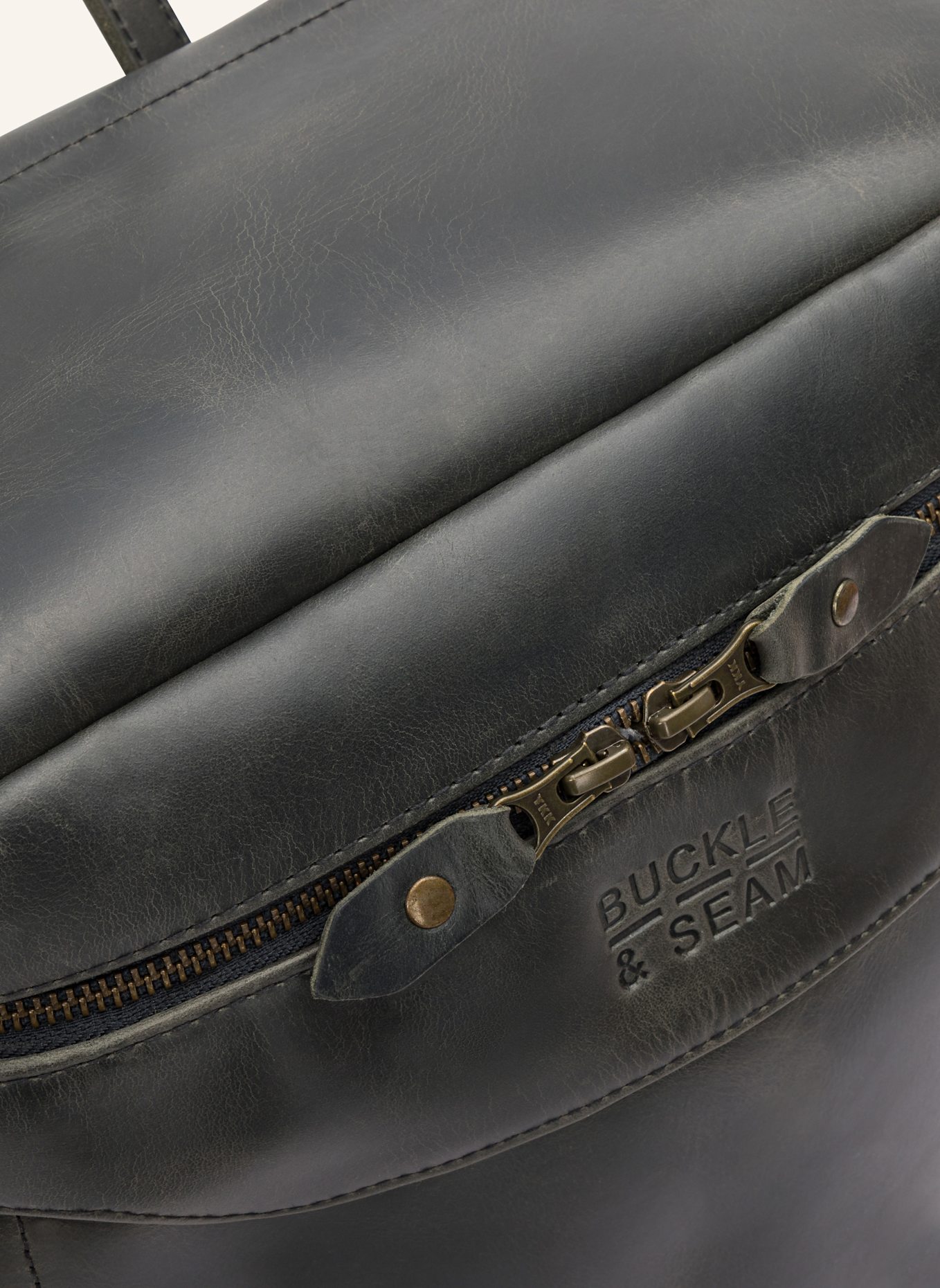 BUCKLE & SEAM Rucksack SIWA mit Laptop-Fach: SCHWARZ