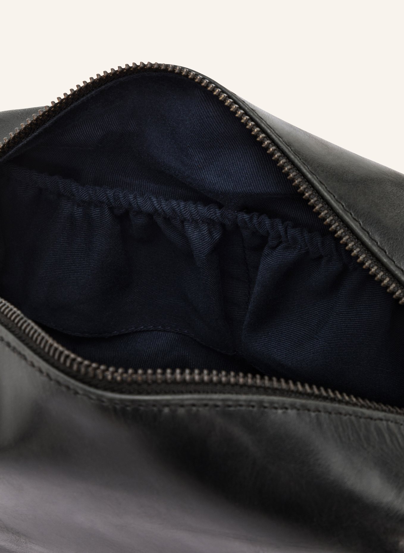 BUCKLE & SEAM Kulturtasche EVEREST: SCHWARZ