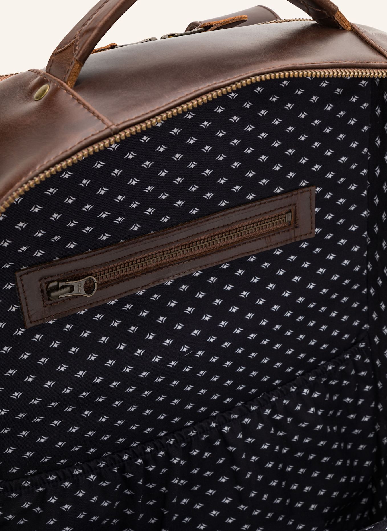 BUCKLE & SEAM Rucksack LEON mit Laptop-Fach: BRAUN