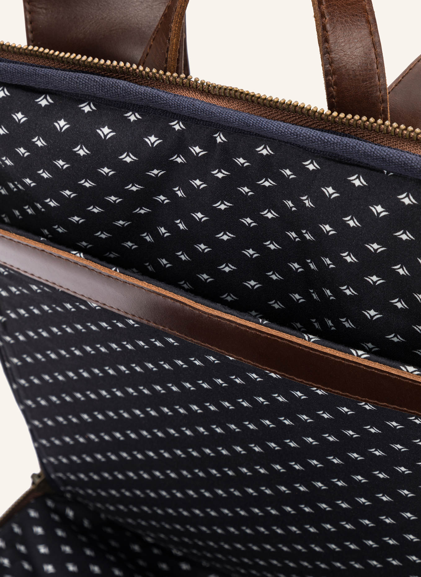 BUCKLE & SEAM Rucksack NORMAN mit Laptop-Fach: BRAUN