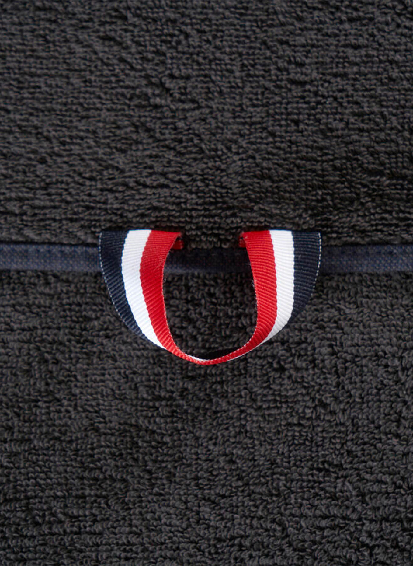 LACOSTE Duschtuch LCASUAL: DUNKELGRAU