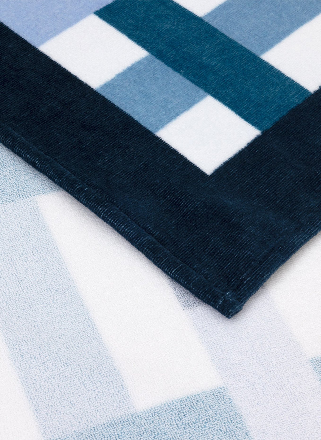 BOSS Strandtuch LATICE: BLAU/ DUNKELBLAU/ HELLBLAU