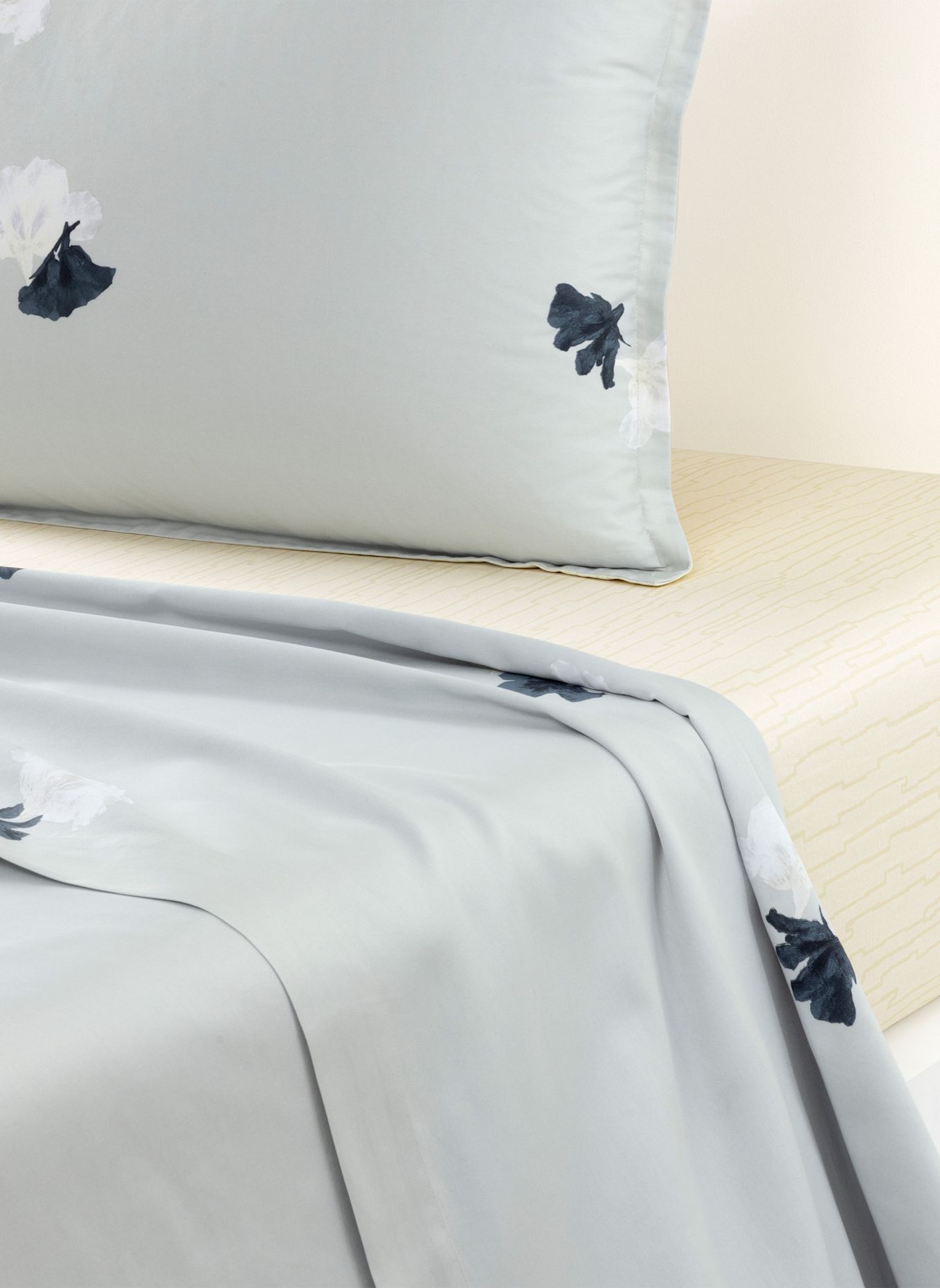 BOSS Dekbedovertrekken & hoeslakens MOONFLOWERS: BLAUW