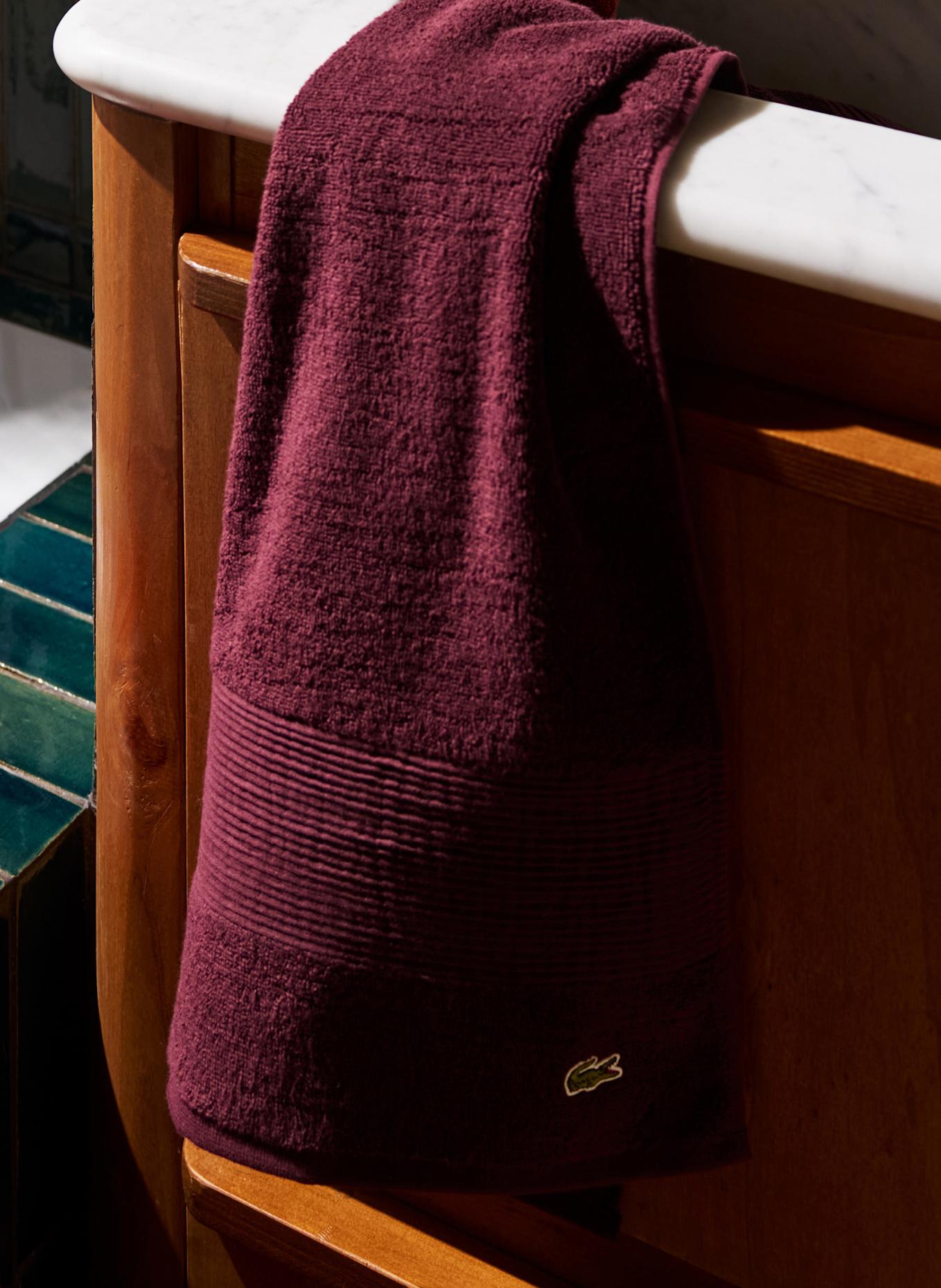 LACOSTE Badetuch LLECROCO: ROT