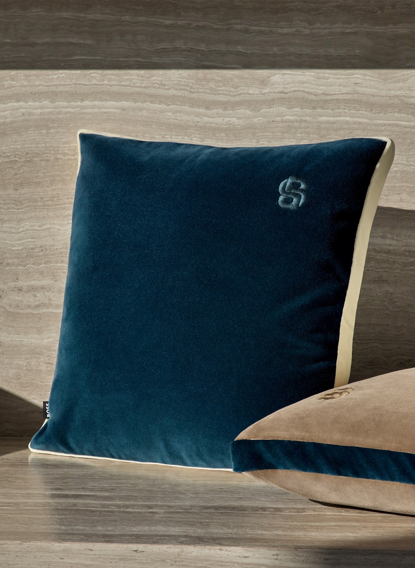 BOSS Dekokissenhülle BVELVET: DUNKELBLAU
