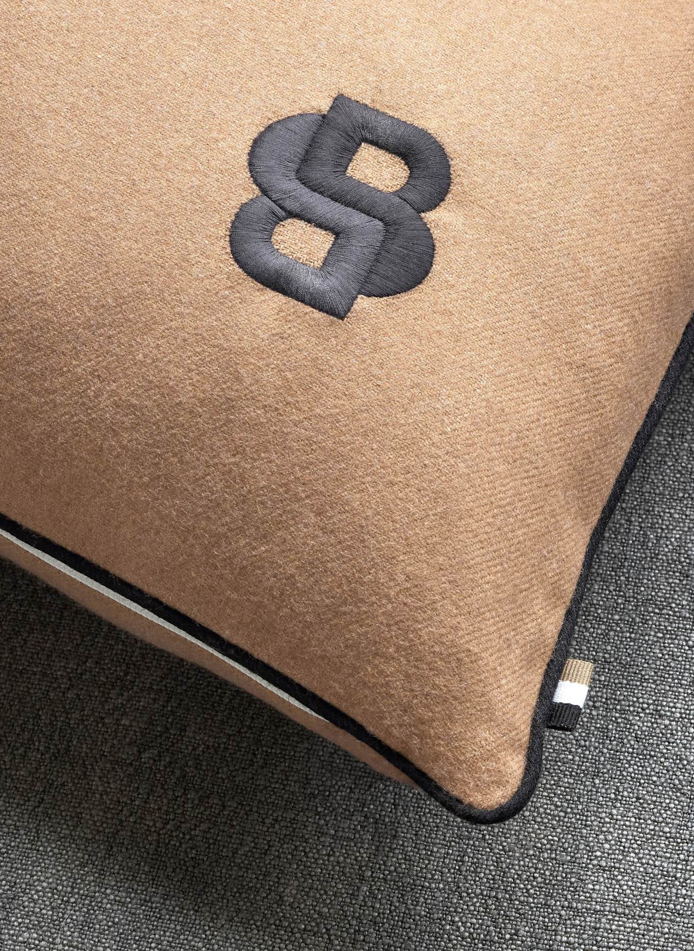 BOSS Dekokissenhülle DOUBLEB: HELLBRAUN