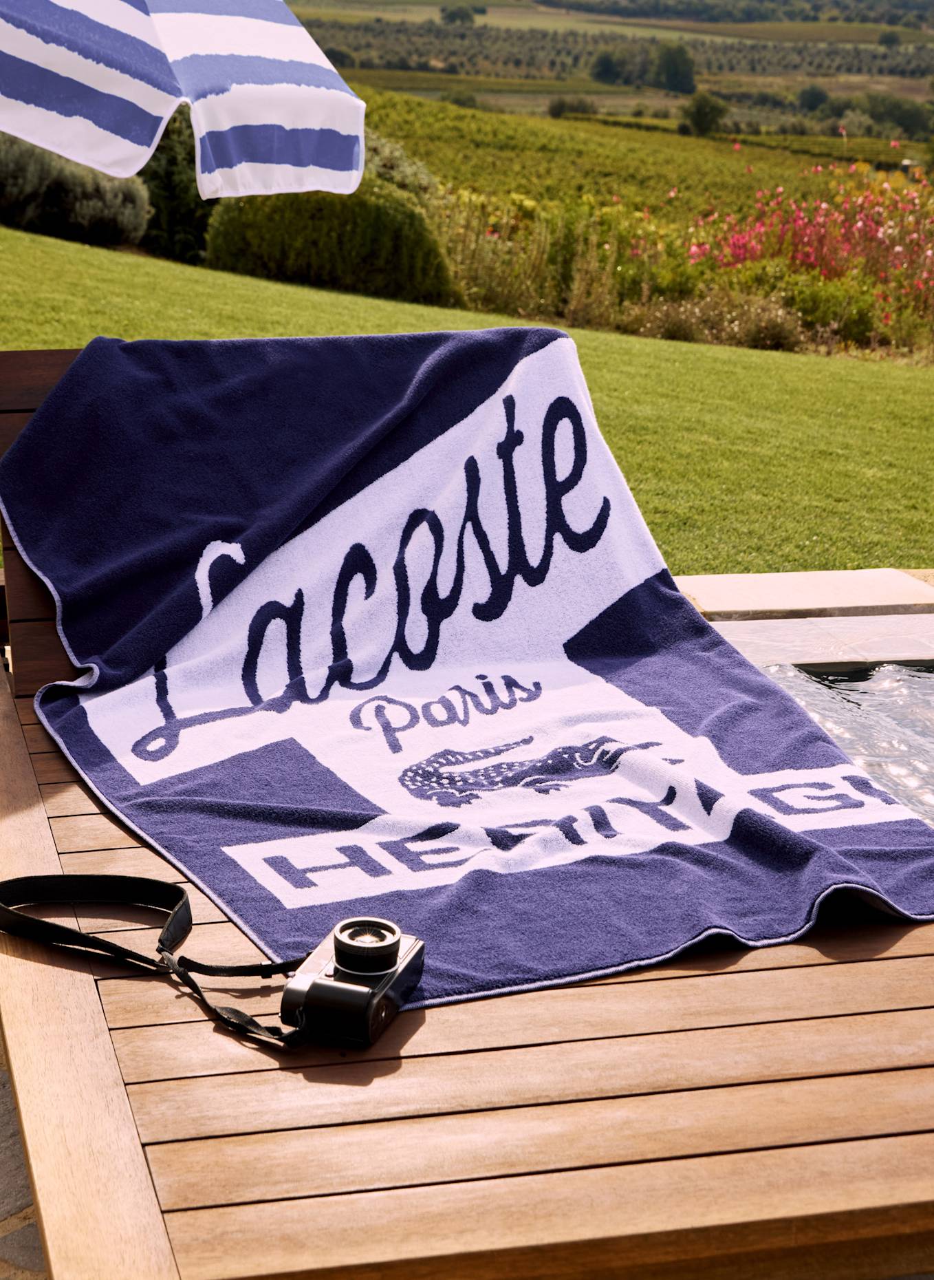 LACOSTE Strandtuch LRETRO: DUNKELBLAU