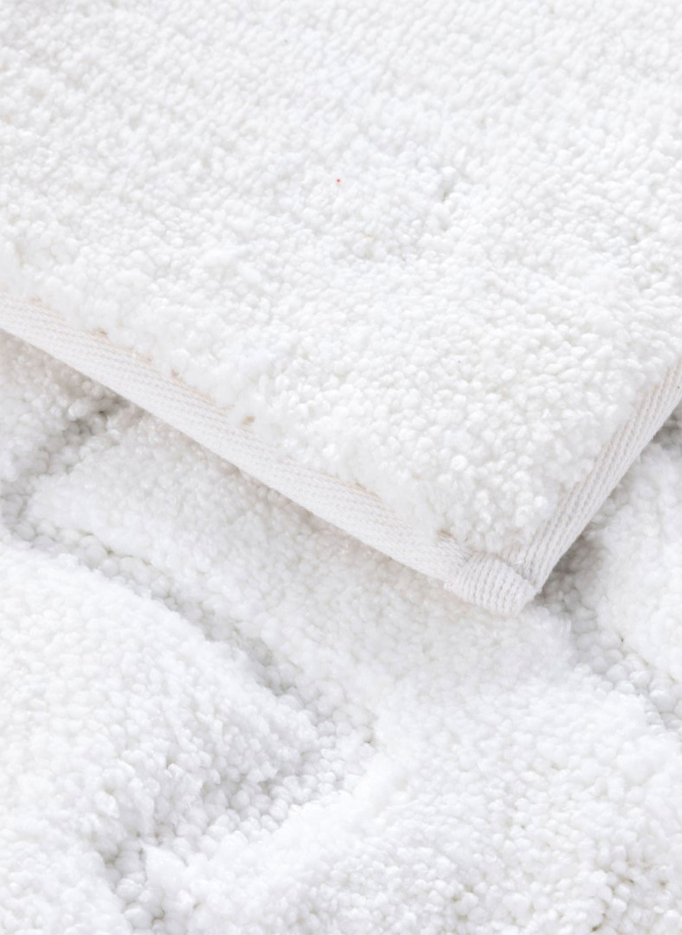 LACOSTE Badematte LHERITAG: WEISS