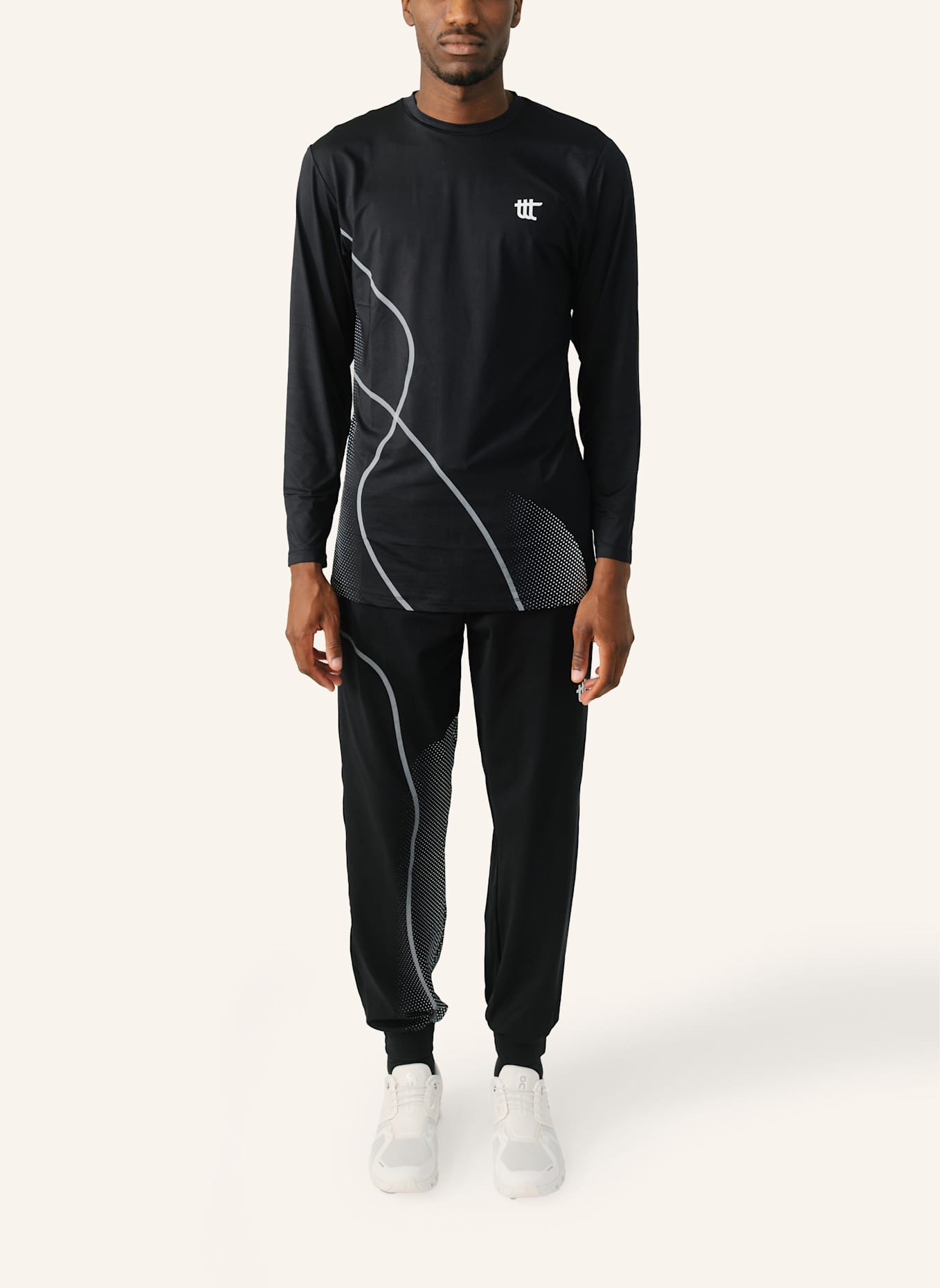 to the top Long Sleeve PACE TALL: SCHWARZ