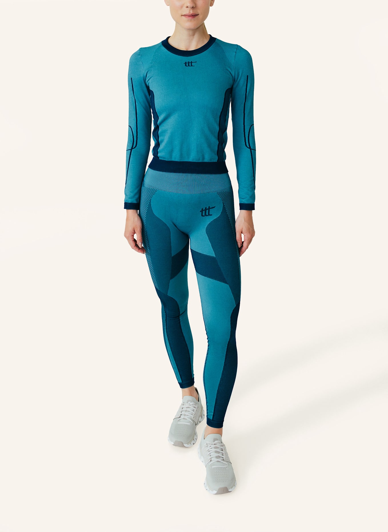 to the top Long Sleeve SEAMLESS: BLAU