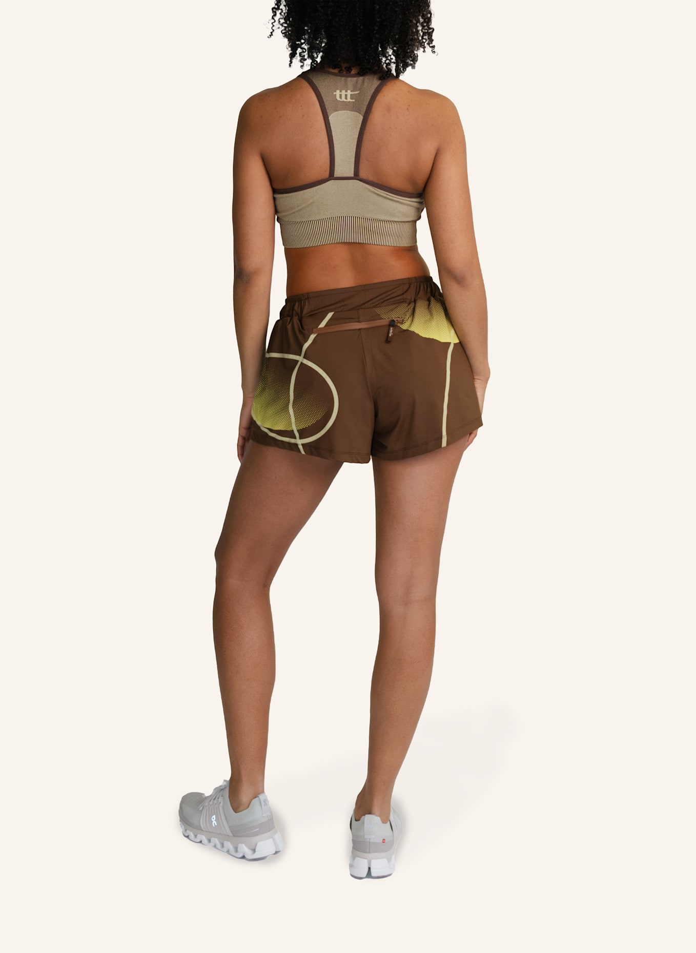 to the top Sports Bra SEAMLESS: BRAUN