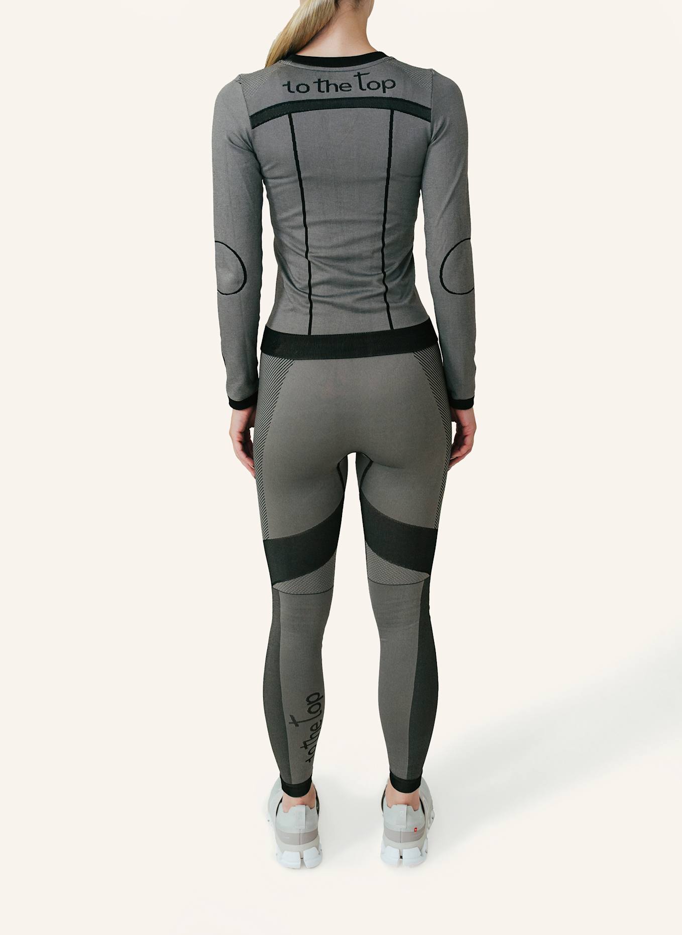 to the top Long Sleeve SEAMLESS LIGHT: GRAU