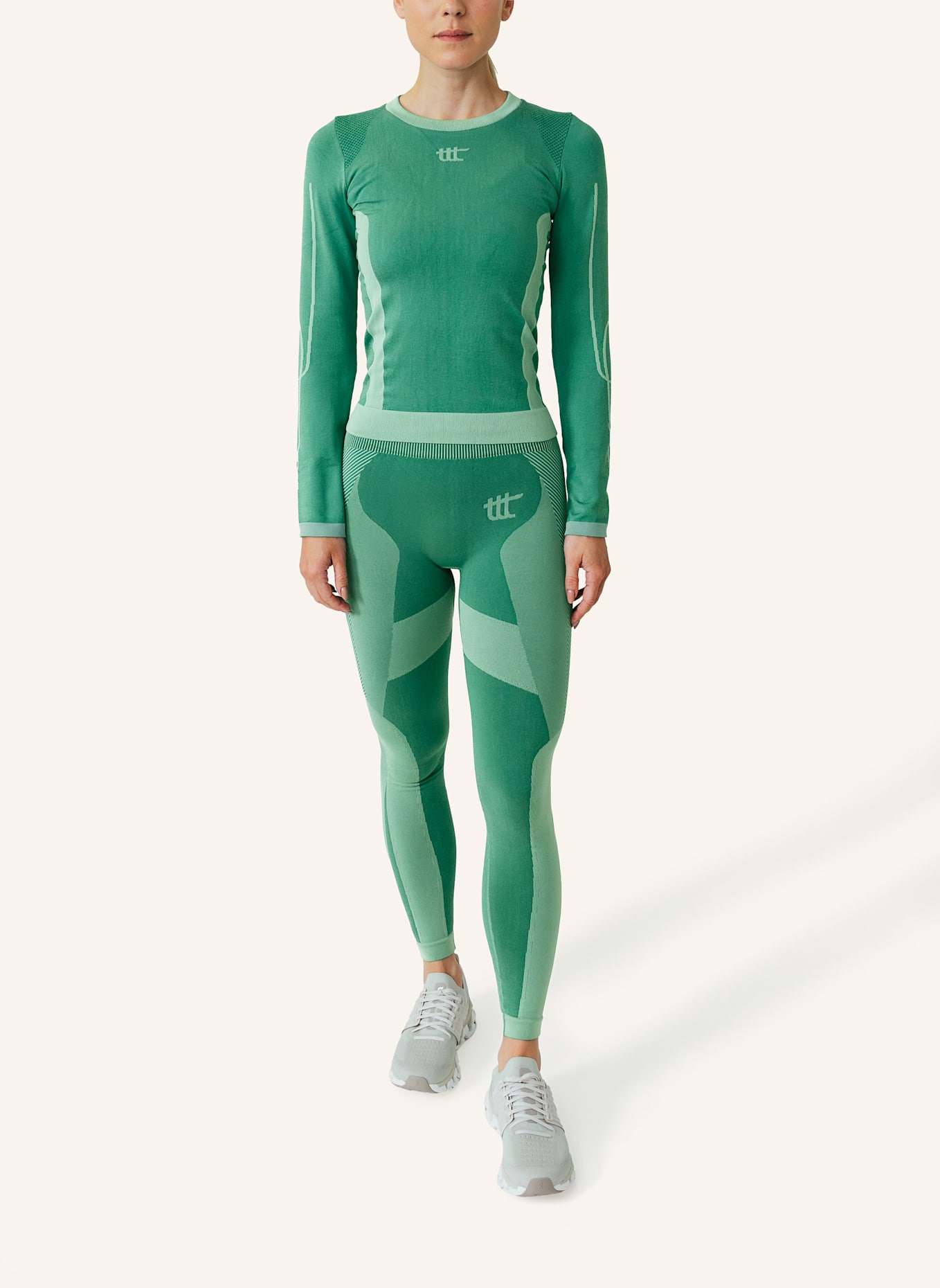 to the top Long Sleeve SEAMLESS LIGHT: GRÜN