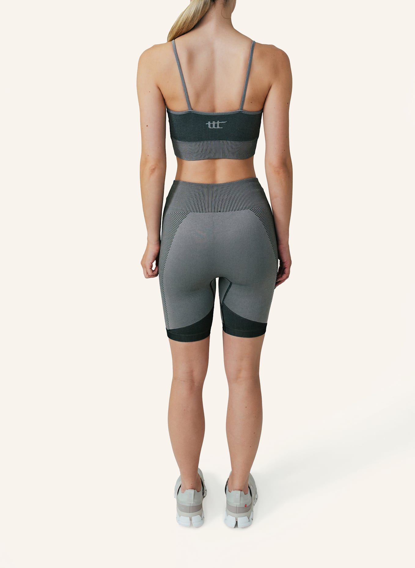 to the top Short Leggings SEAMLESS LIGHT: GRAU