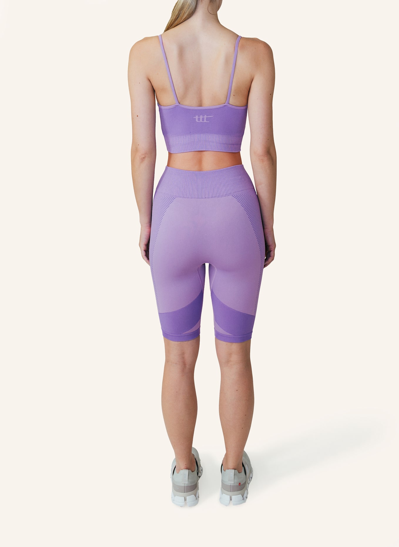 to the top Short Leggings SEAMLESS LIGHT: LILA