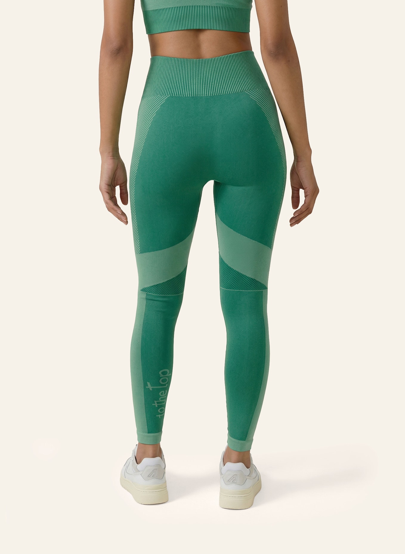 to the top Leggings SEAMLESS LIGHT: GRÜN